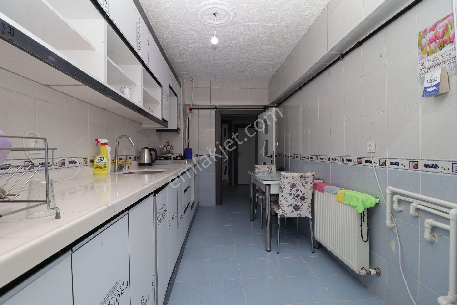 Akif'ten Elvan Mahallesinde Asansörlü 4+2 Teraslı Daire - Görsel 3