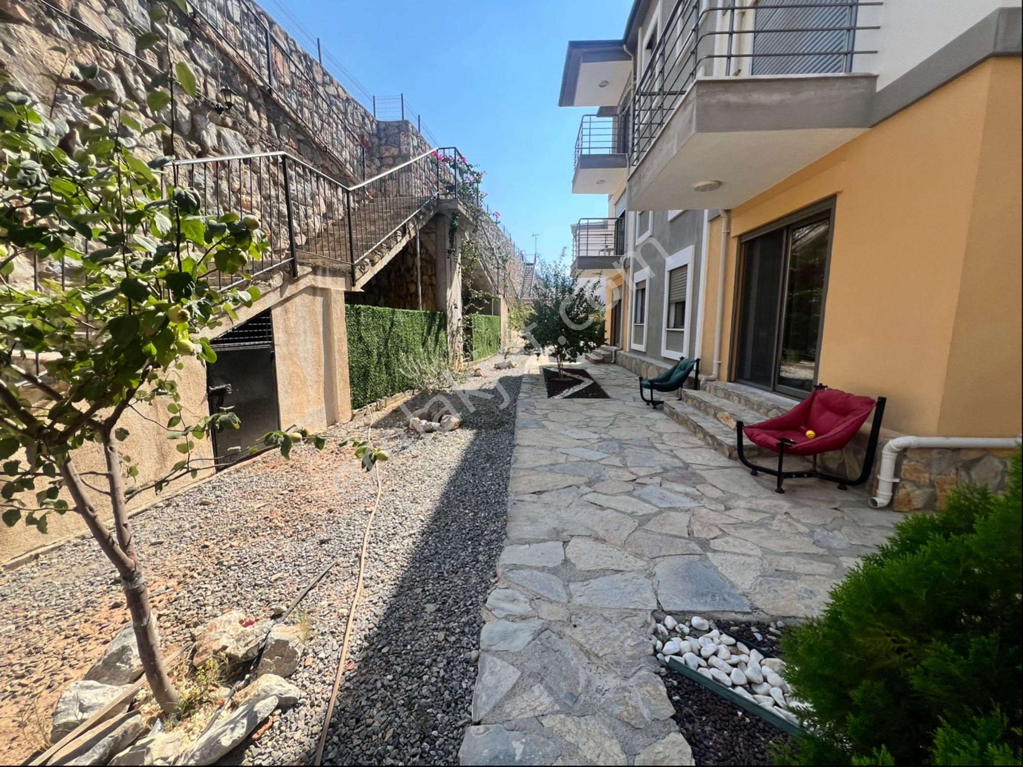 Akbük‘te Satılık 3 + 1 Full Eşyalı Daire Giriş Kat - Görsel 8