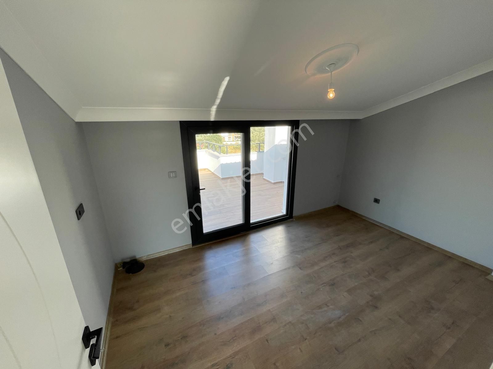 Sabri Pınarbaşı Gayrimenkul'den Güre Çamlıbel'de Satılık 6+1 Sıfır Villa - Görsel 11