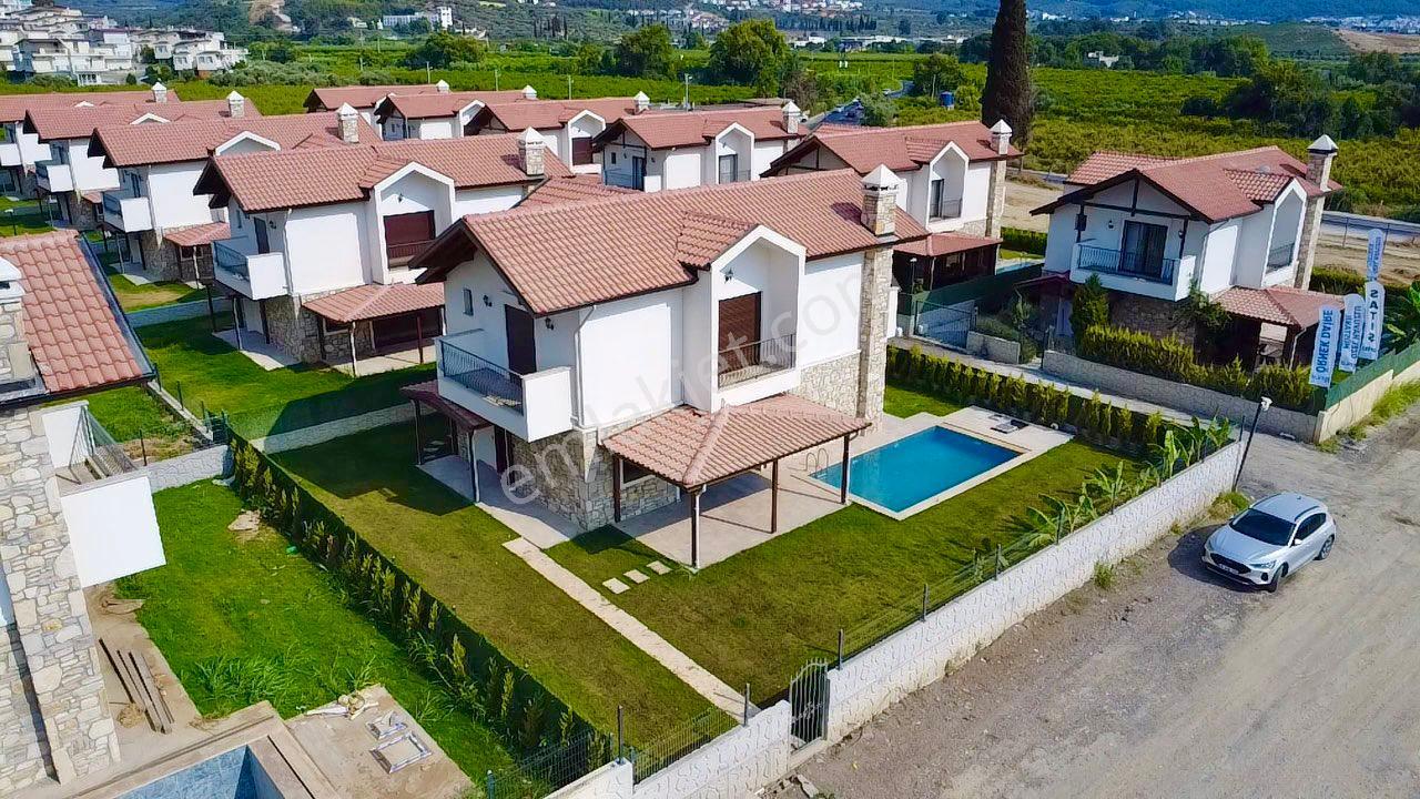 Kuşadasında Satılık Sıfır Özel Taş Ev - Görsel 32