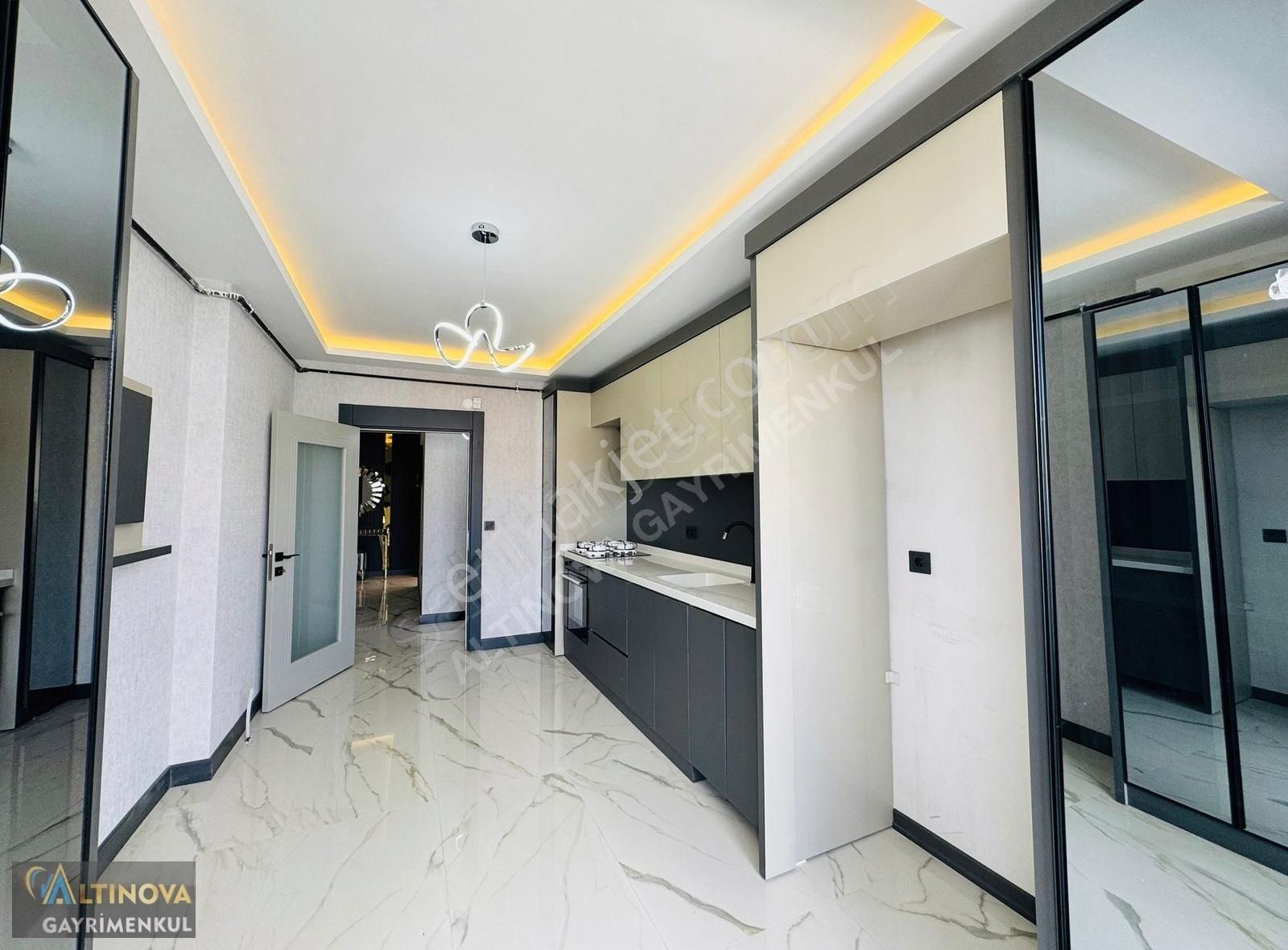 Keçiörende Benzersiz Yapıda Satılık 3+1 Lüx Daire - Görsel 2