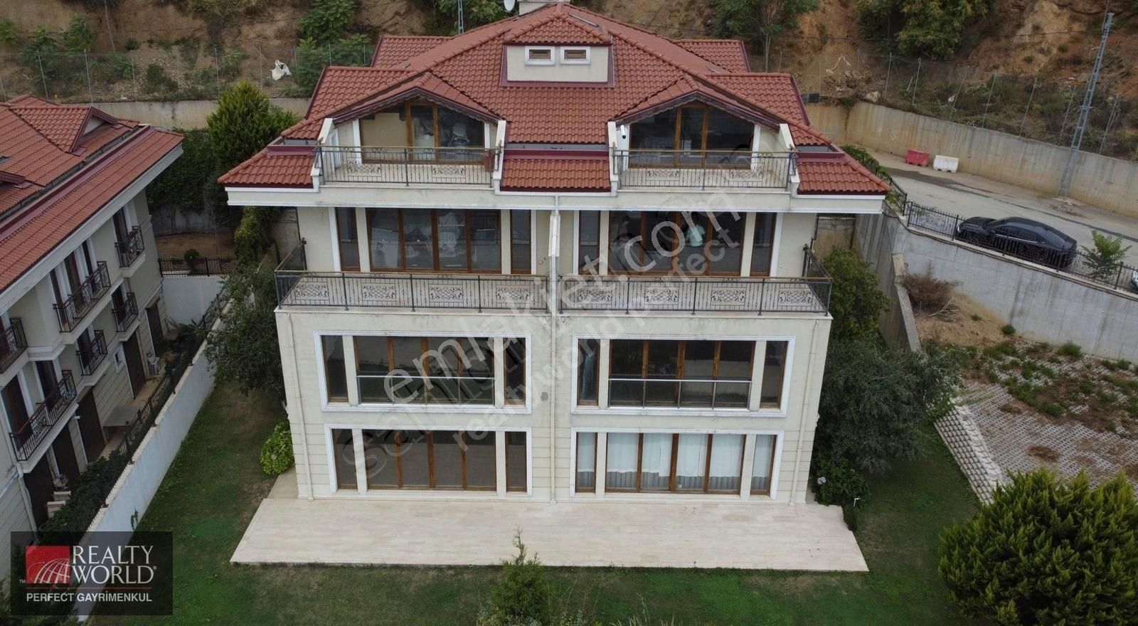 *realty World*sarıyer Maden'de Satılık 4+2 Çatı Dubleksi