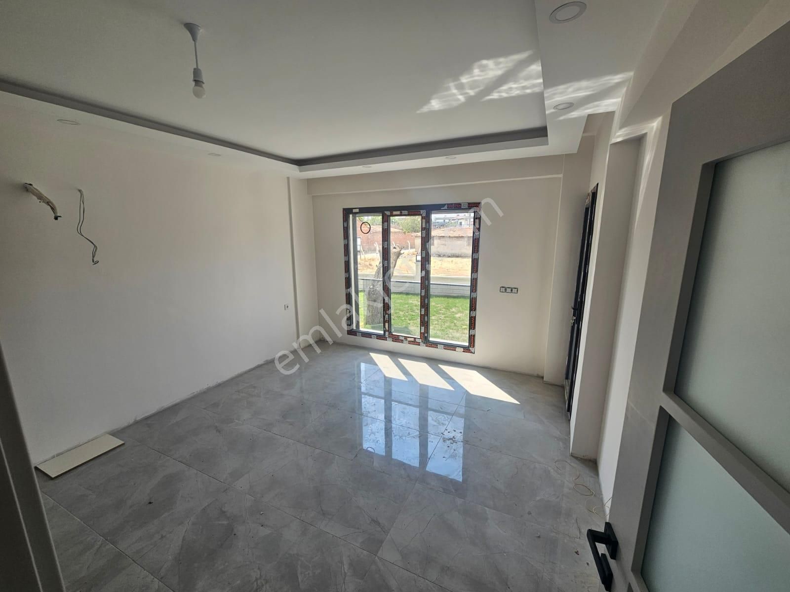 Ön Emlak'tan Burhaniye Merkeze Yakın Satılık Lüks 1+1 Daire! - Görsel 5