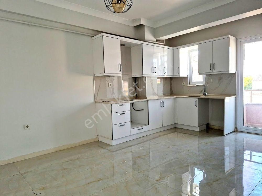 Adapazarı Akıncılar Mahallesinde Kiralık 2+1 Daire - Görsel 3