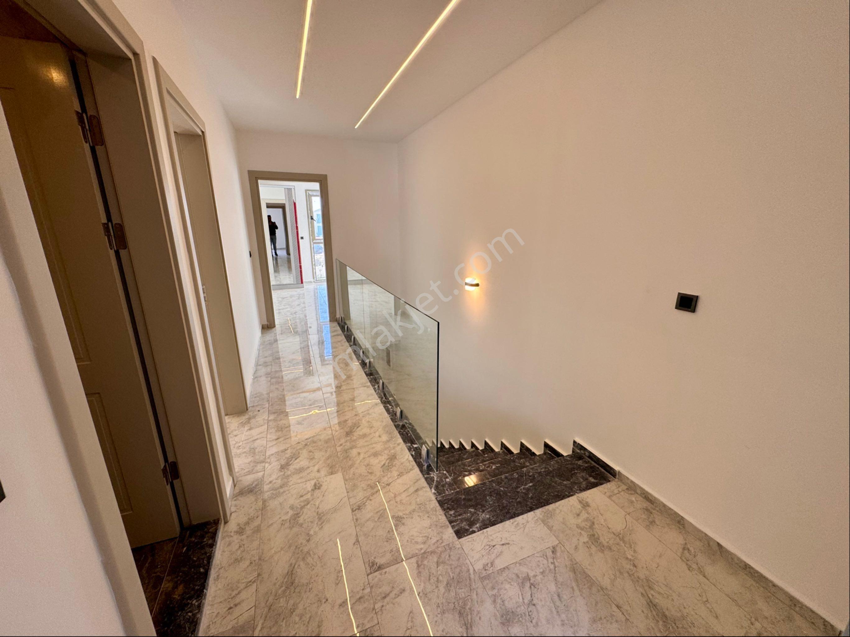 Kuşadası Soğucak Mah. De Denize Yürüme Mesafesinde Sıfır Villa - Görsel 23