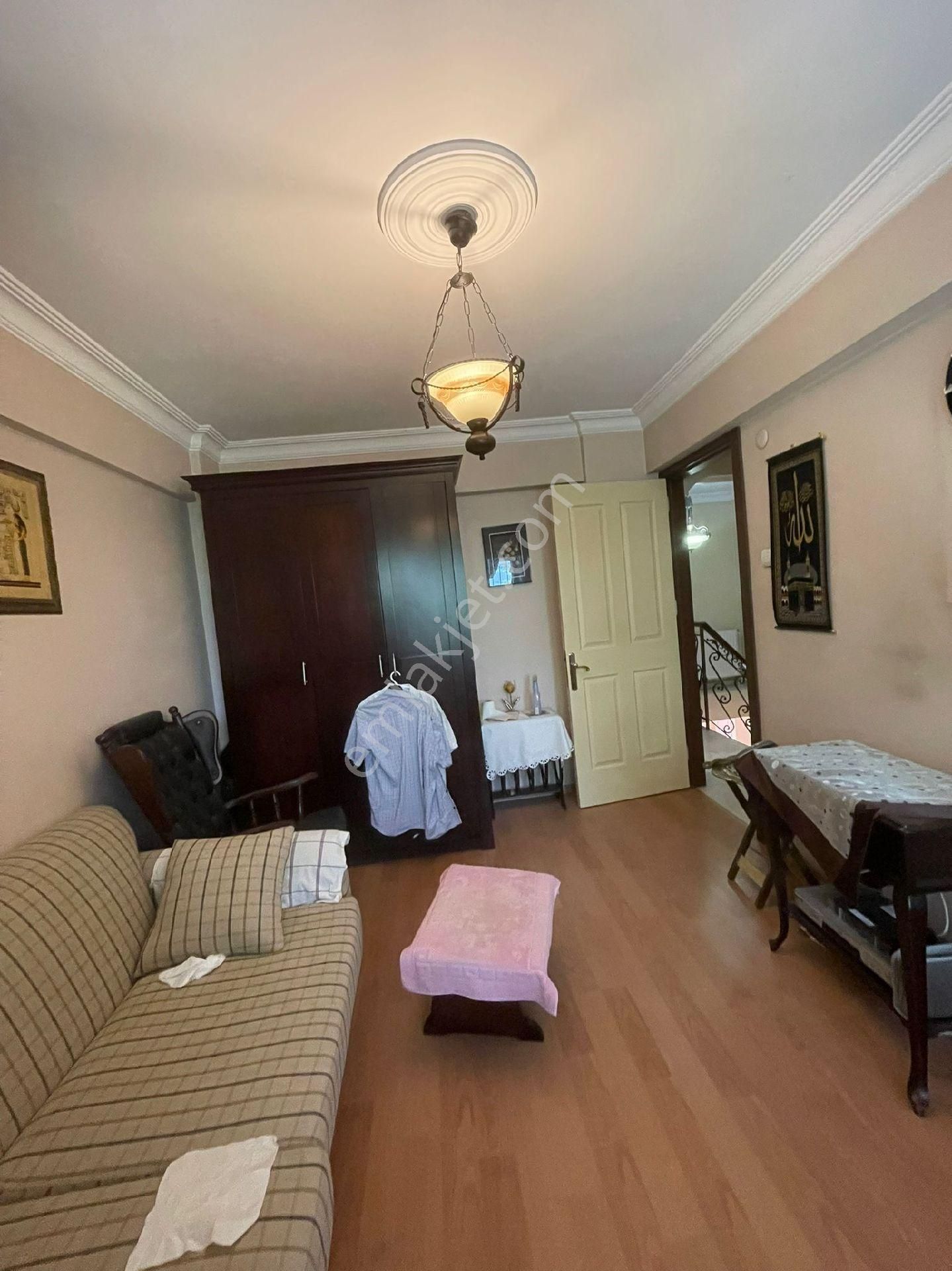 Karşıyaka Girne Bulvarı Paralel Sokağında - Görsel 16