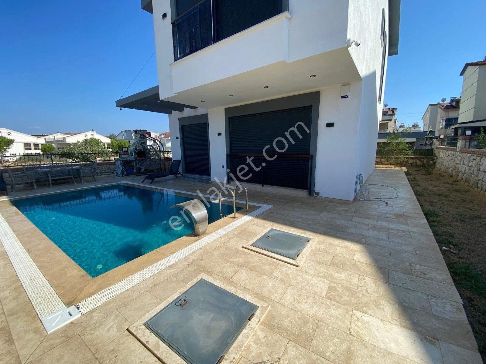 Aydın/didim/altınkum Mh Satılık Eşyalı Havuzlu 5+1 Tam Müstakil Villa - Görsel 17