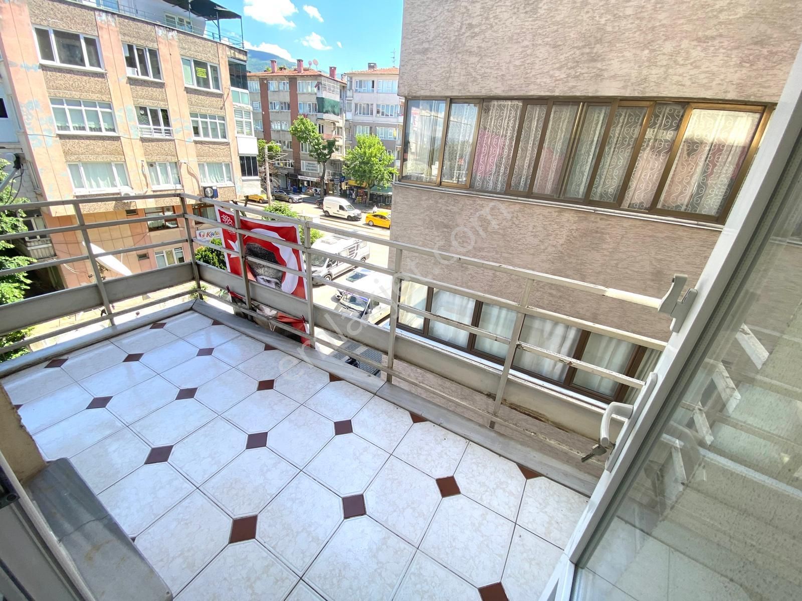 Osmangazi Merinos Metro İstasyonu Üstü 3+1 Ara Kat Daire - Görsel 2