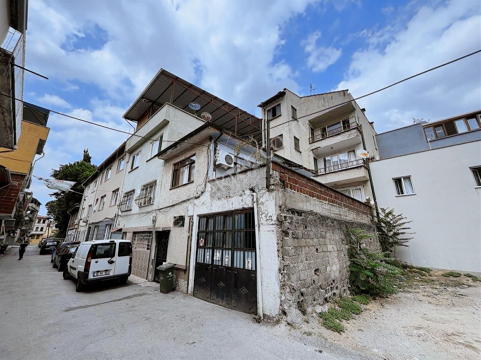 Bursa Osmangazi Hamzabey'de 3 Katlı Yatırımlık Bina