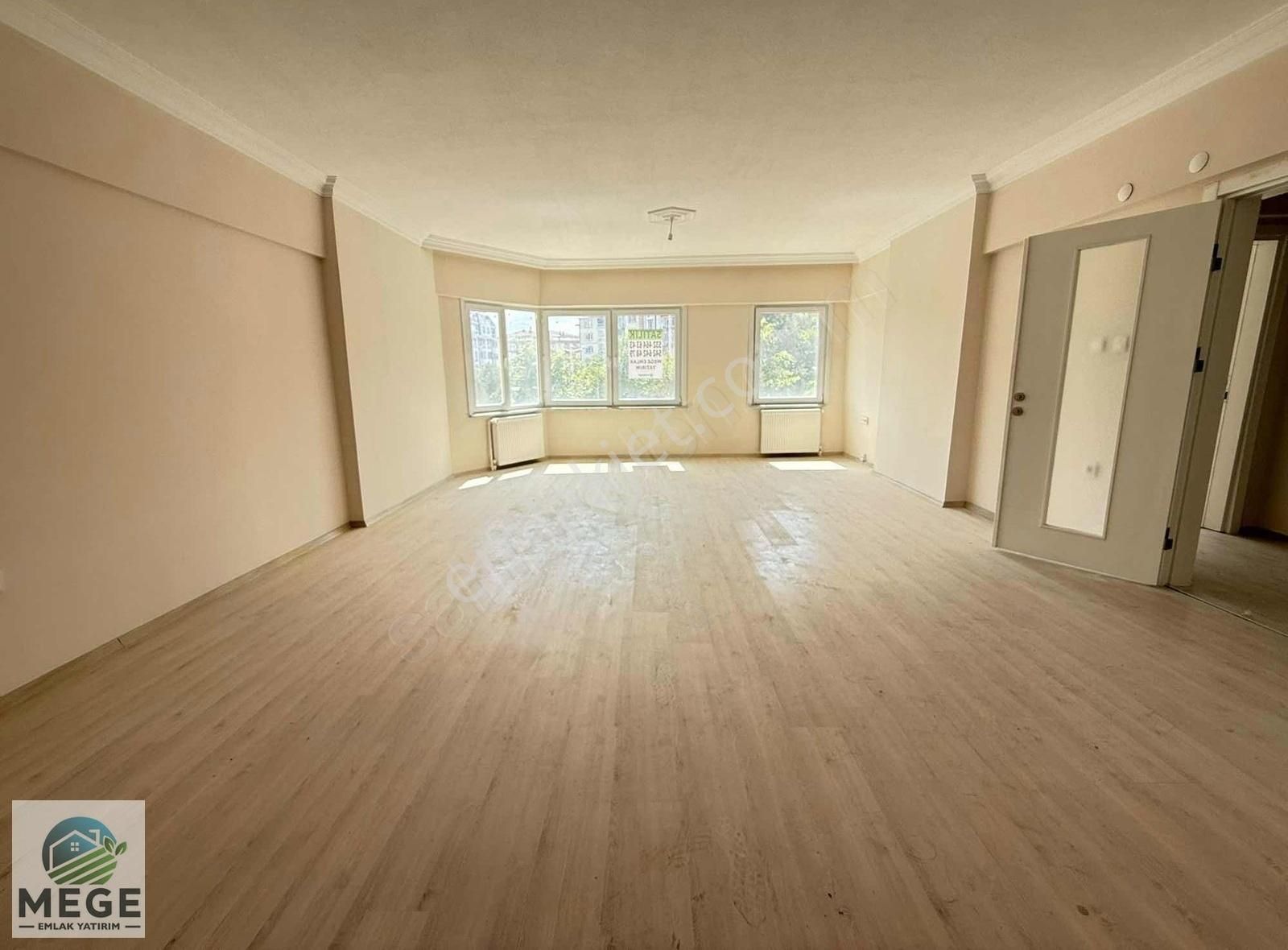 Megeden Muhittin Mah. De Satılık 3+1 Geniş Daire