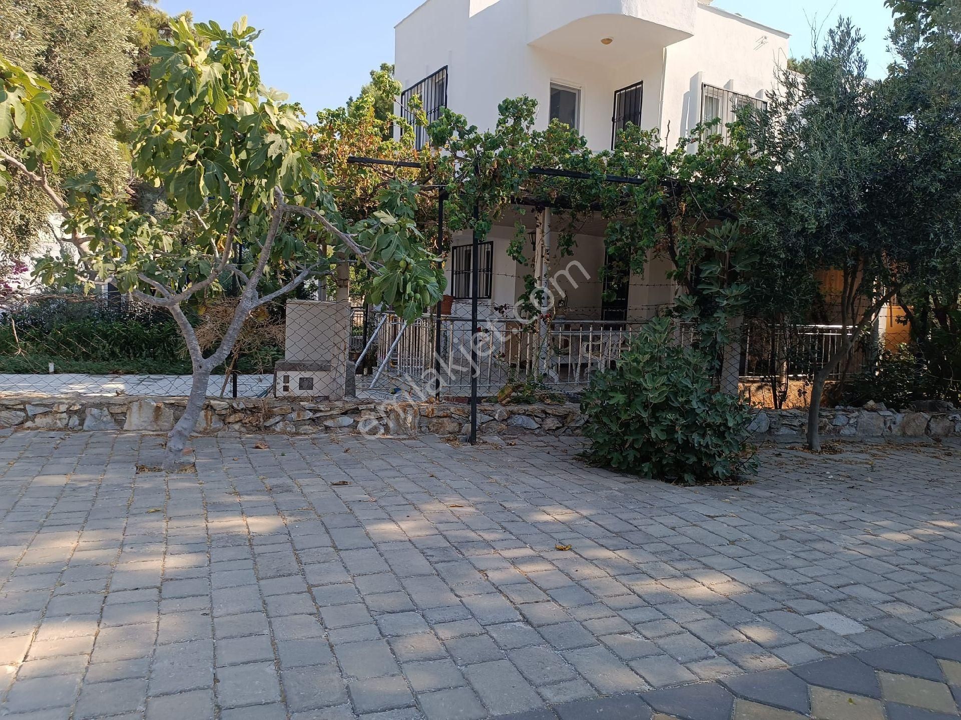 Muğla Milas Bozyükte Plaja 10 Dk Yürüme Mesafesinde Satılık Villa