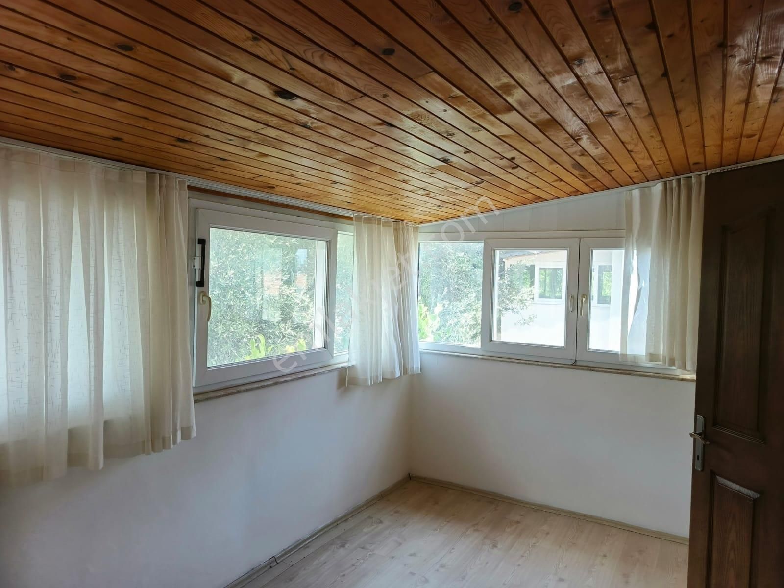 Stop’tan Ovacık Merkezi Konumda Havuzlu Villa - Görsel 14
