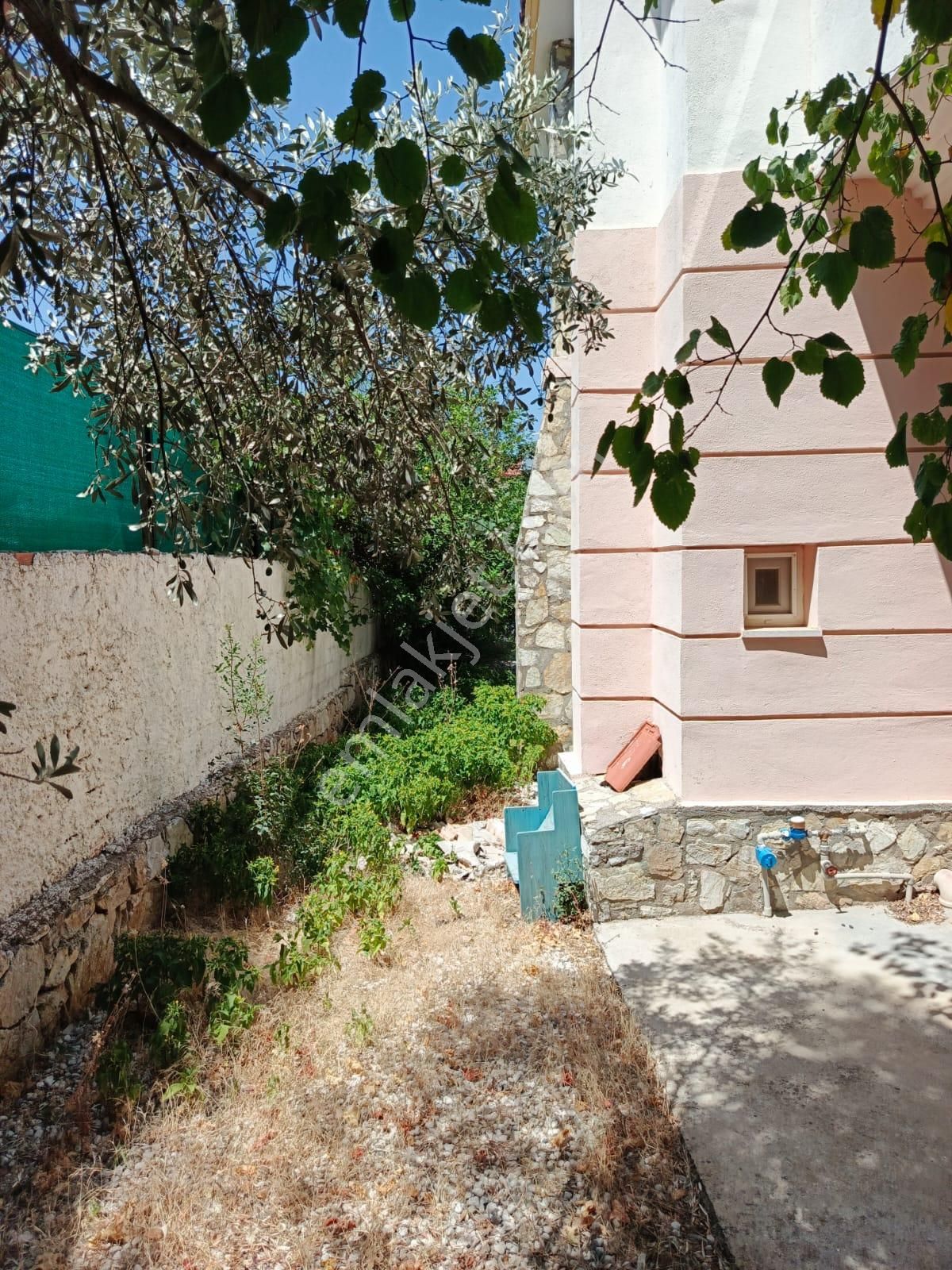 Stop’tan Ovacık Merkezi Konumda Havuzlu Villa - Görsel 8