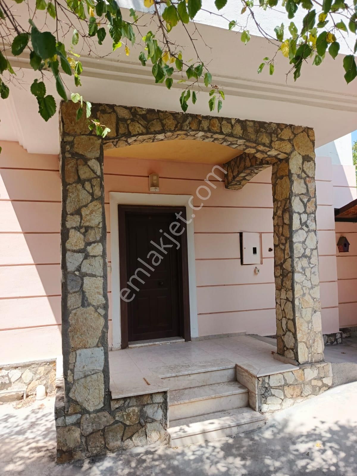 Stop’tan Ovacık Merkezi Konumda Havuzlu Villa - Görsel 9