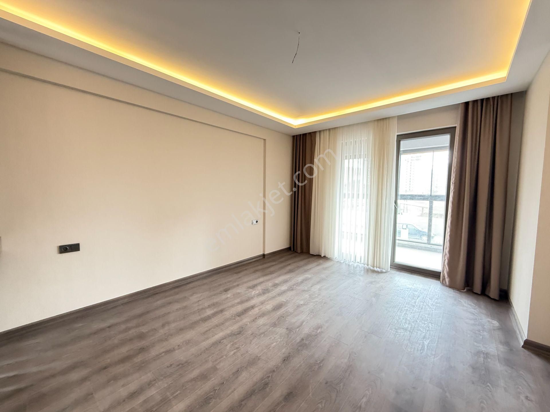 Ova Gross Karşısı 4,5+1 9.kat Loft Yapı Çift Bloklu Site İçinde - Görsel 26