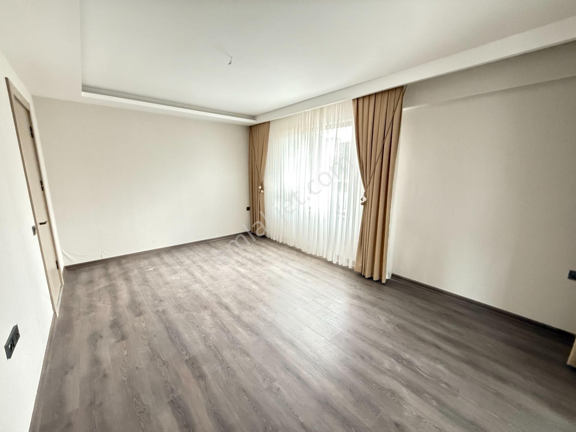 Ova Gross Karşısı 4,5+1 9.kat Loft Yapı Çift Bloklu Site İçinde - Görsel 22