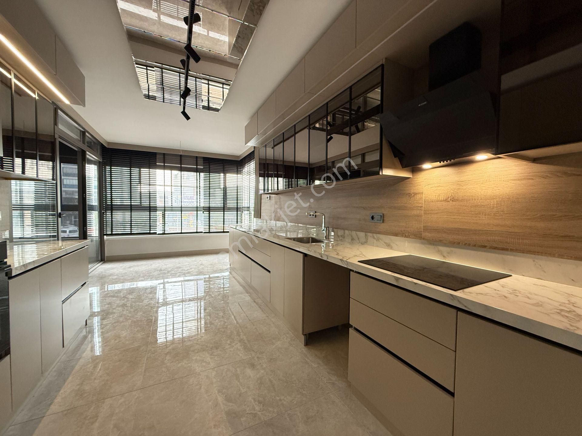 Ova Gross Karşısı 4,5+1 9.kat Loft Yapı Çift Bloklu Site İçinde