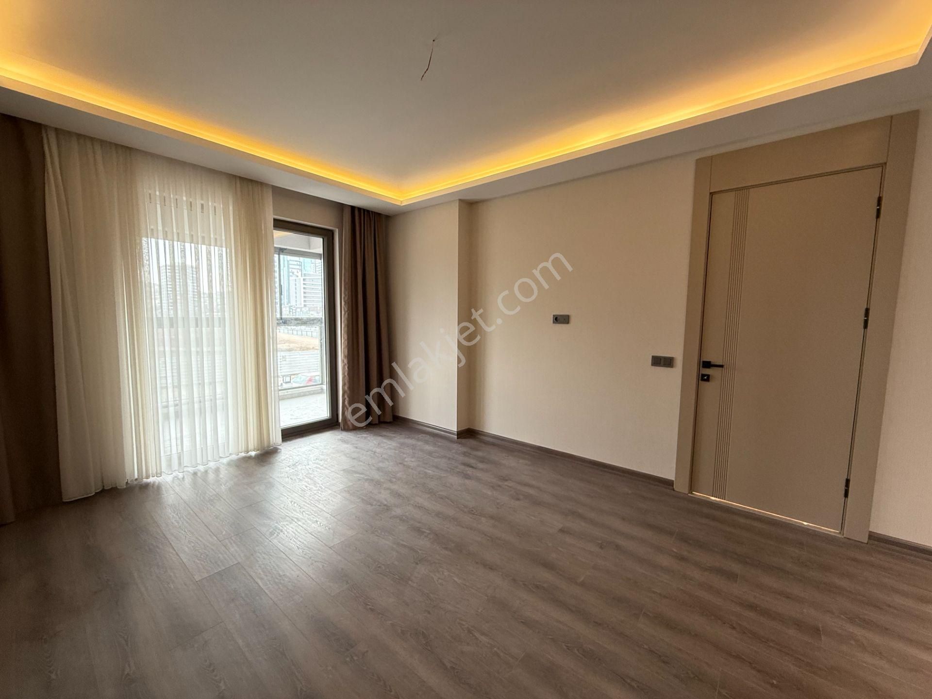 Ova Gross Karşısı 4,5+1 9.kat Loft Yapı Çift Bloklu Site İçinde - Görsel 30