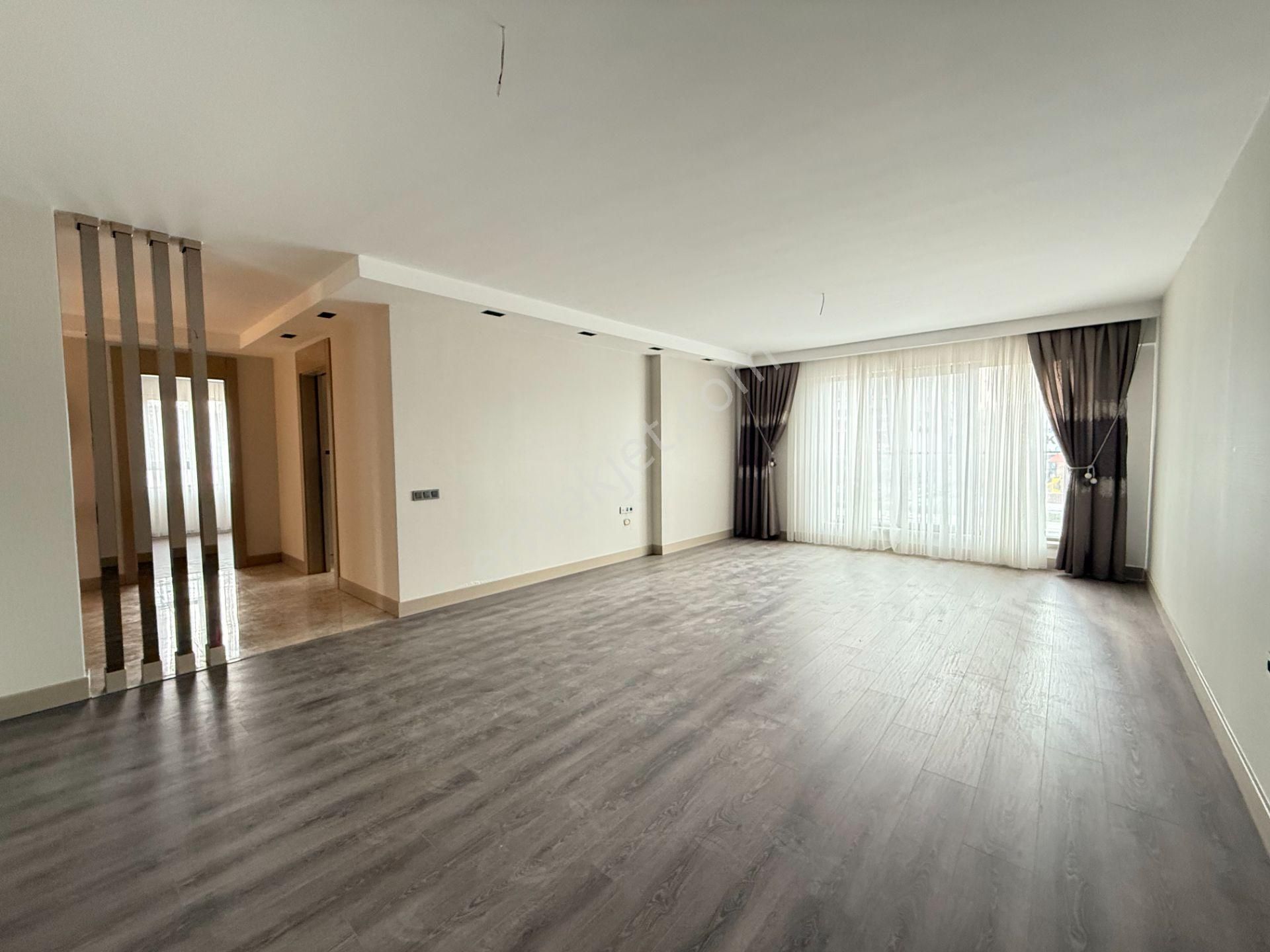 Ova Gross Karşısı 4,5+1 9.kat Loft Yapı Çift Bloklu Site İçinde - Görsel 15