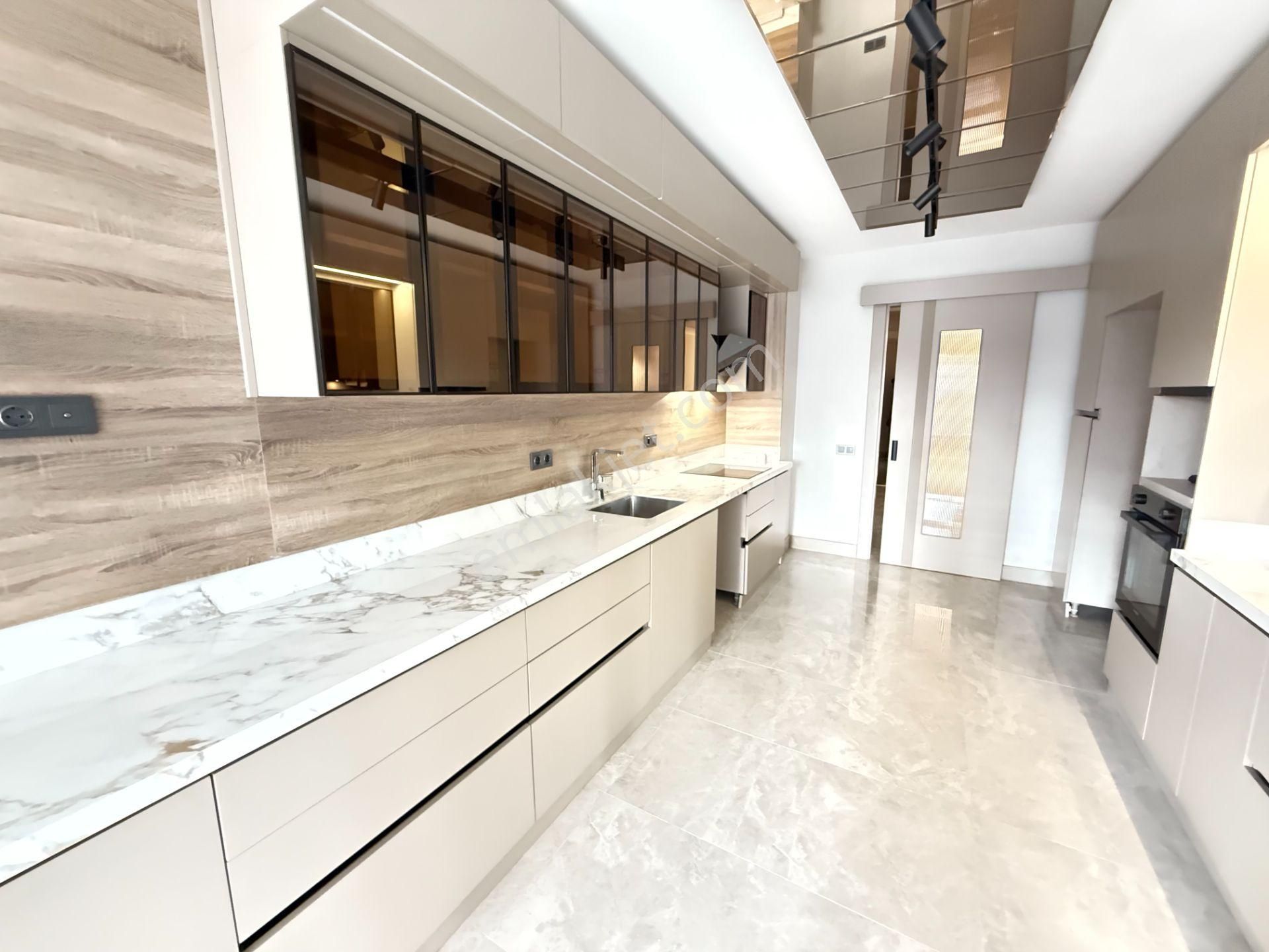 Ova Gross Karşısı 4,5+1 9.kat Loft Yapı Çift Bloklu Site İçinde - Görsel 3