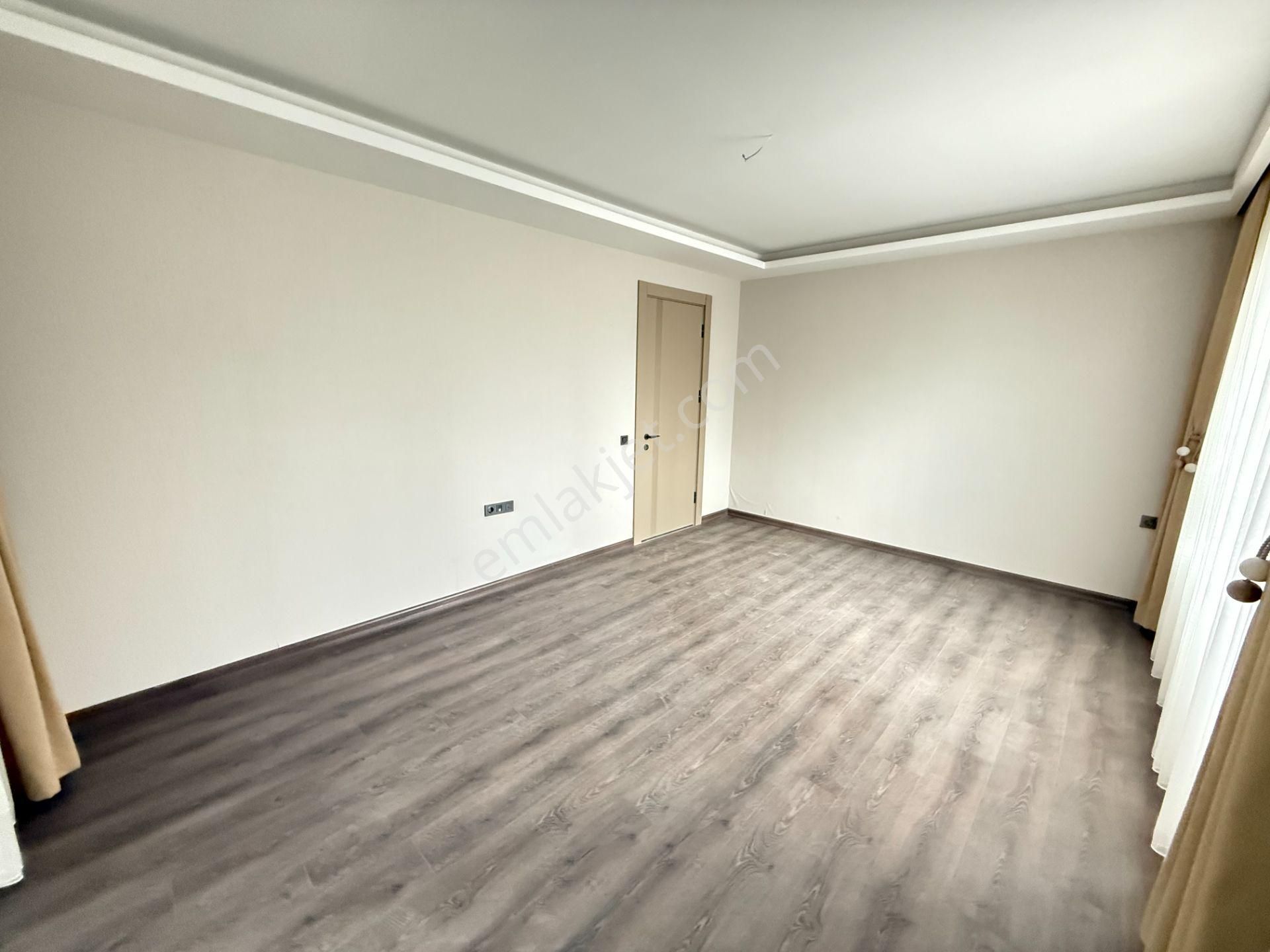 Ova Gross Karşısı 4,5+1 9.kat Loft Yapı Çift Bloklu Site İçinde - Görsel 21