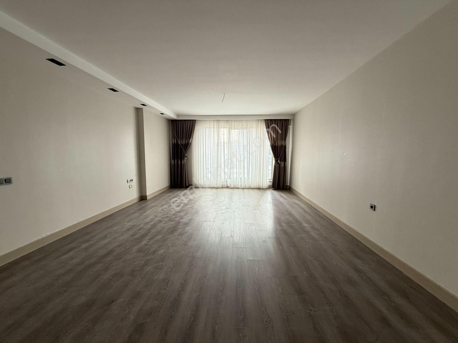 Ova Gross Karşısı 4,5+1 9.kat Loft Yapı Çift Bloklu Site İçinde - Görsel 14