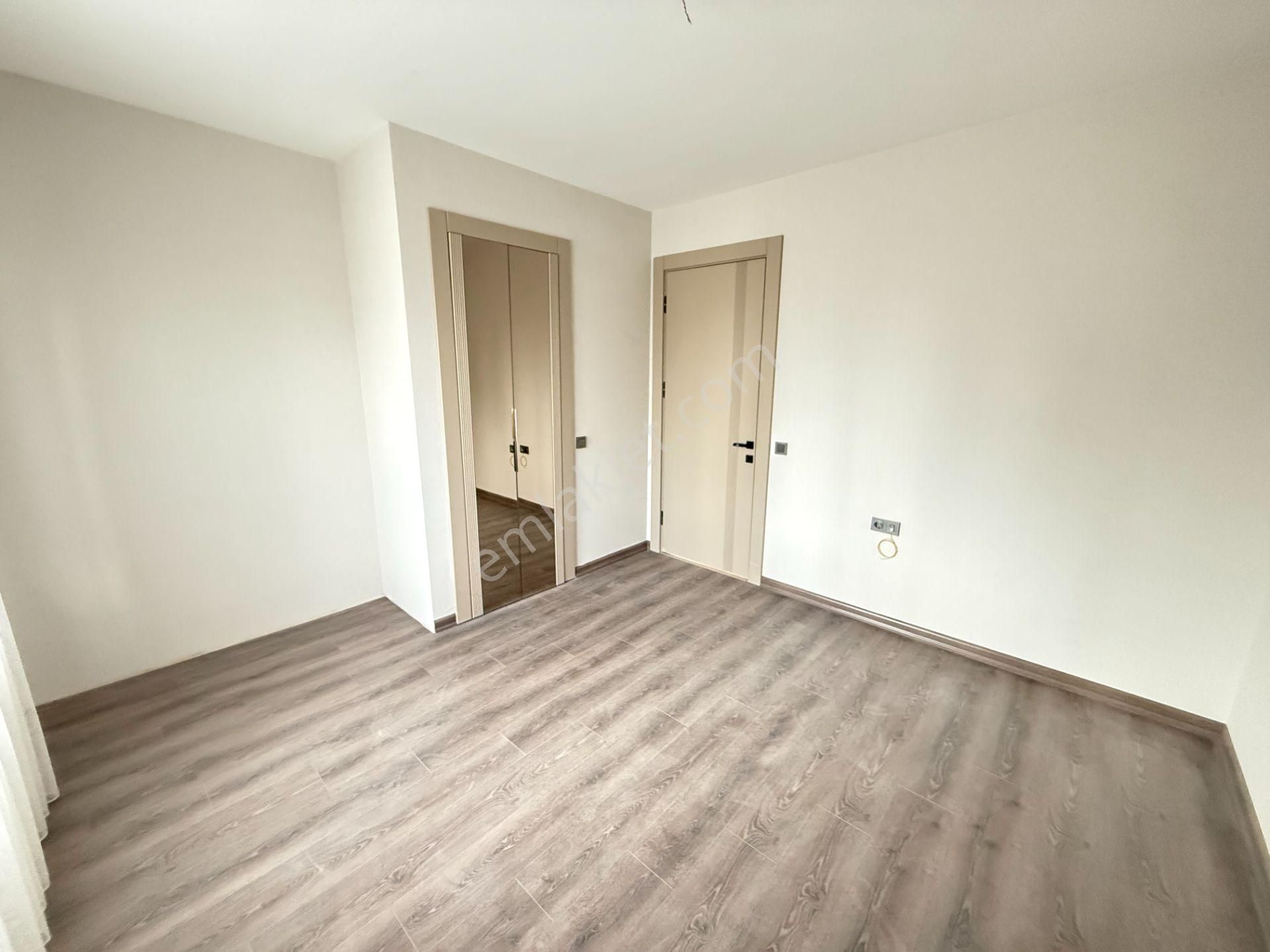 Ova Gross Karşısı 4,5+1 9.kat Loft Yapı Çift Bloklu Site İçinde - Görsel 25