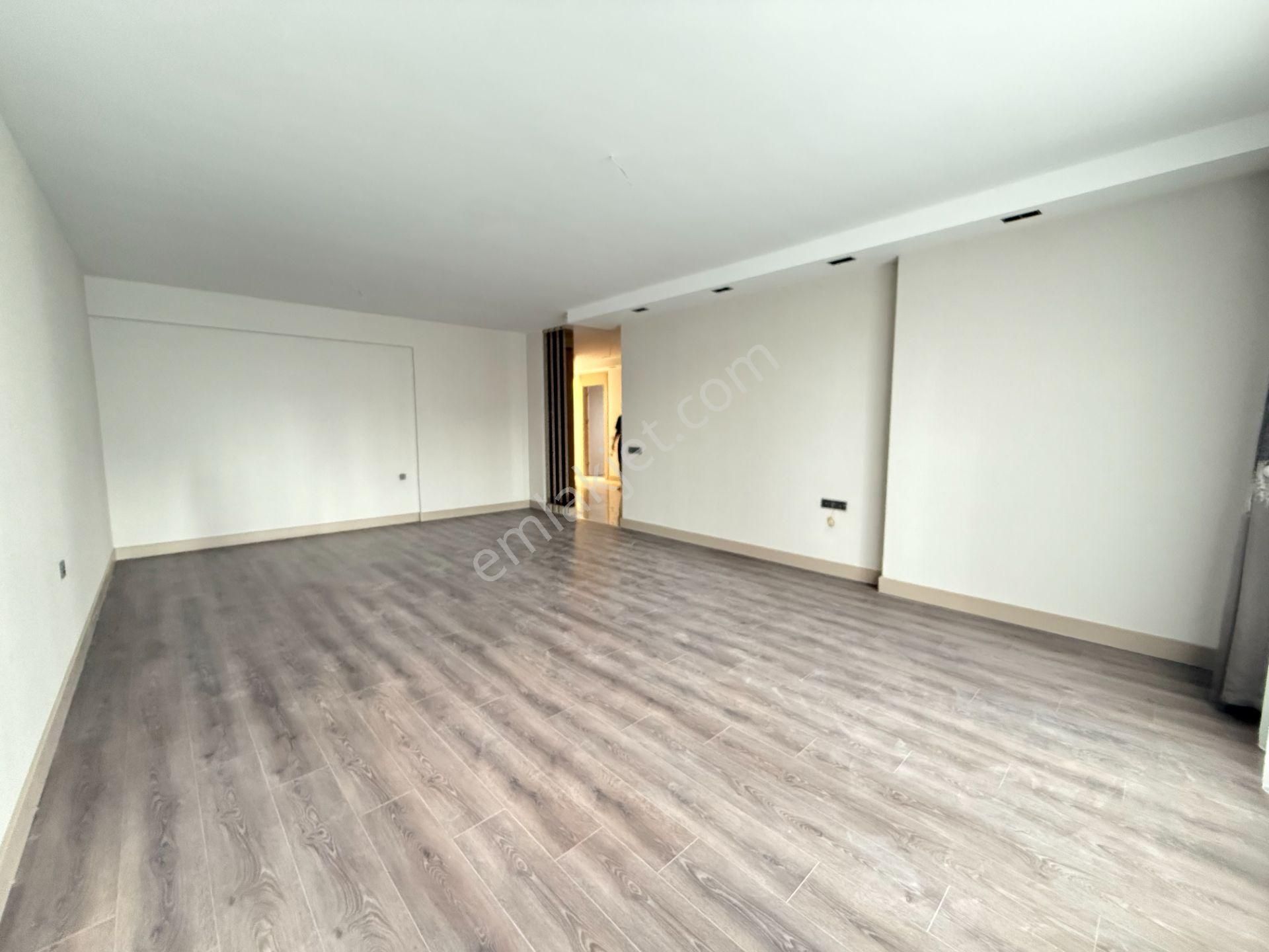 Ova Gross Karşısı 4,5+1 9.kat Loft Yapı Çift Bloklu Site İçinde - Görsel 16