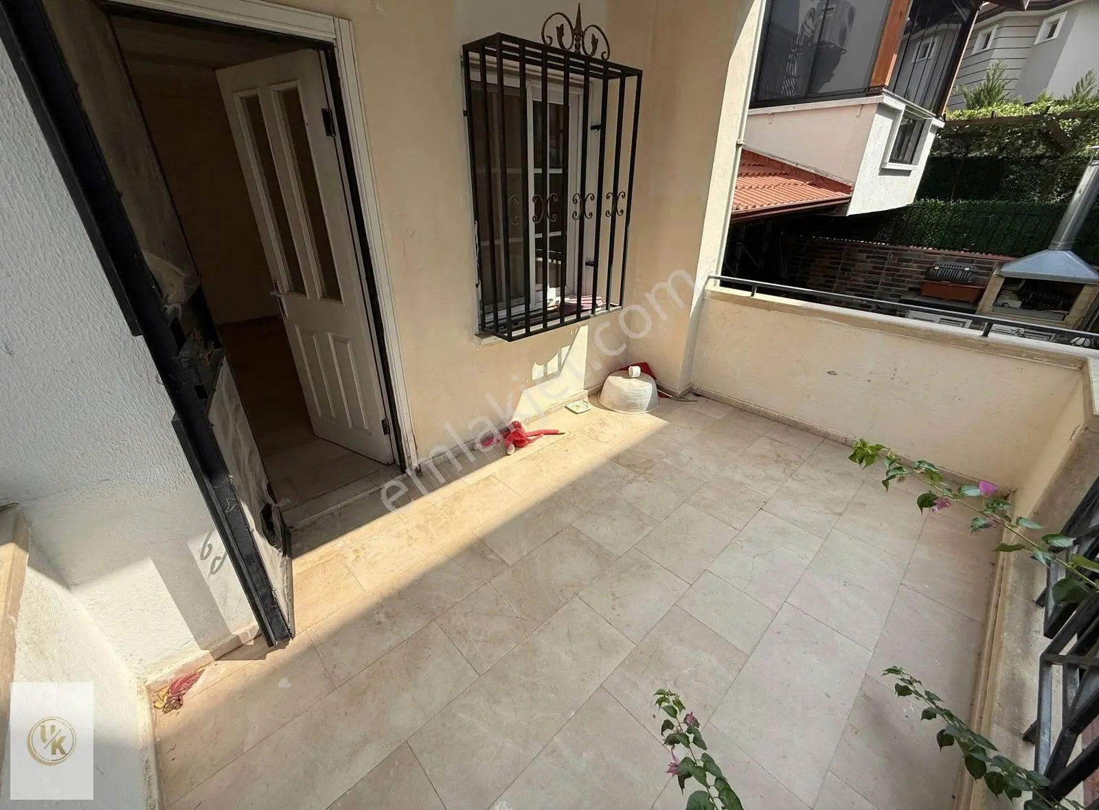 Karslılar'da Trt Cvr 5+2/3 Mutfak/3 Banyo/bahçeli/forleks Villa - Görsel 2