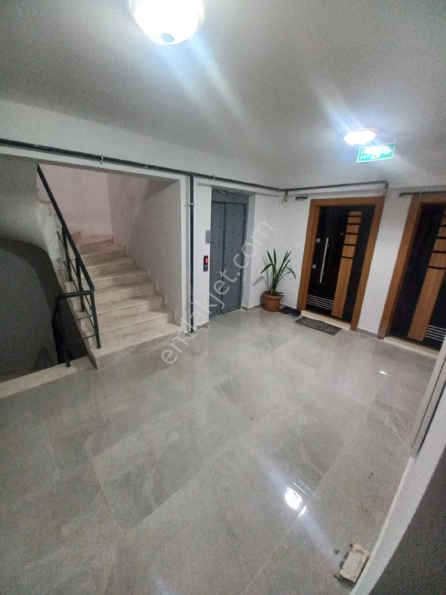 Küçükçekmece Cennet Mah. Satılık Otoparklı 200 M2 Dubleks Metrobüse 2 Dak - Görsel 29