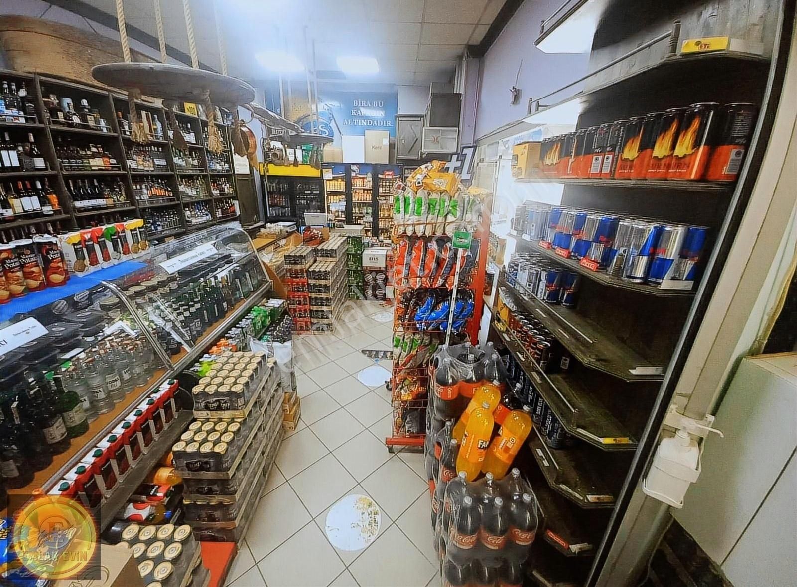 Eryaman Da Galaksi Avm De Giriş Vitrini Olan Faal Dükkan