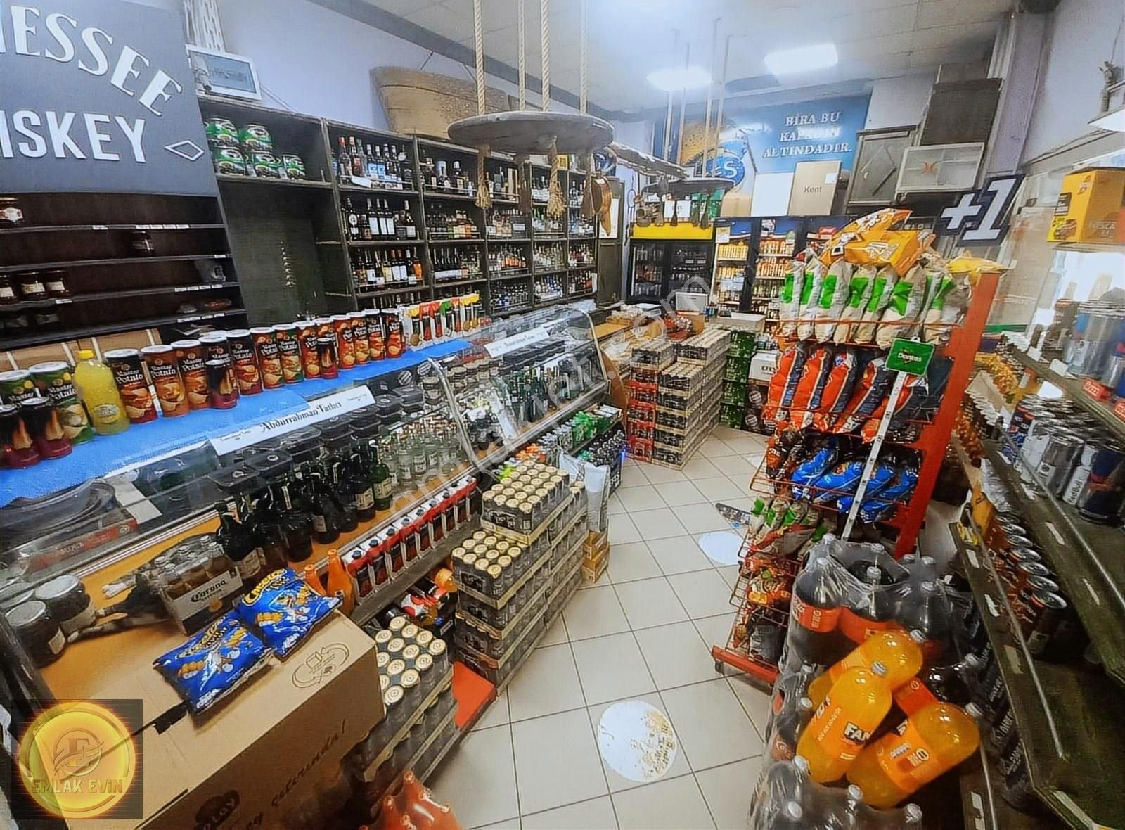 Eryaman Da Galaksi Avm De Giriş Vitrini Olan Faal Dükkan - Görsel 14