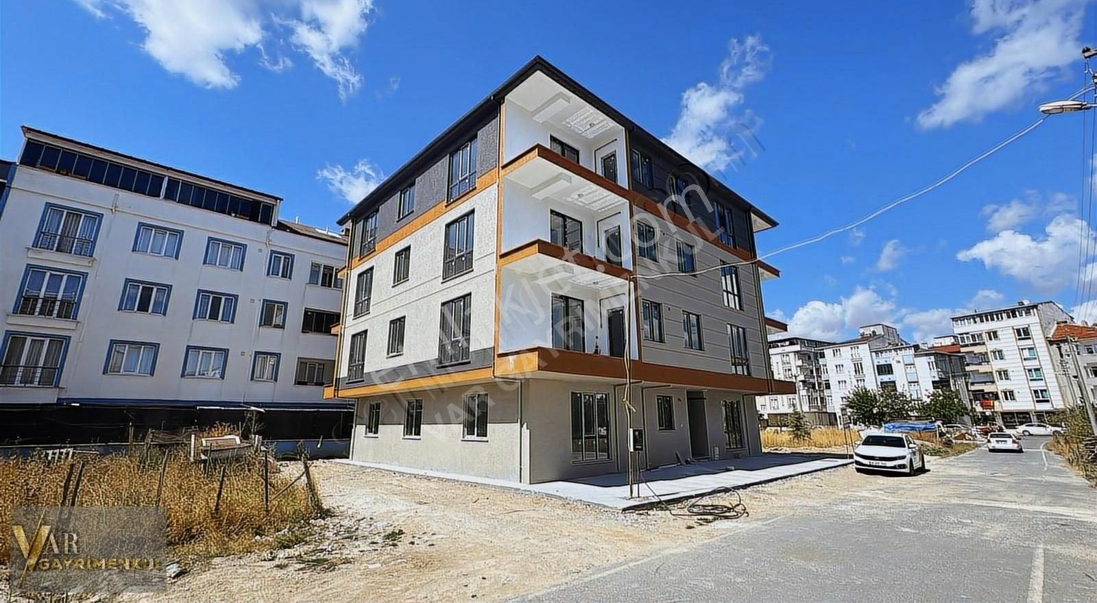 Kapaklı Bahçelievler'de Ön Cephe Full+full 2+1 Lüx Daire - Görsel 3