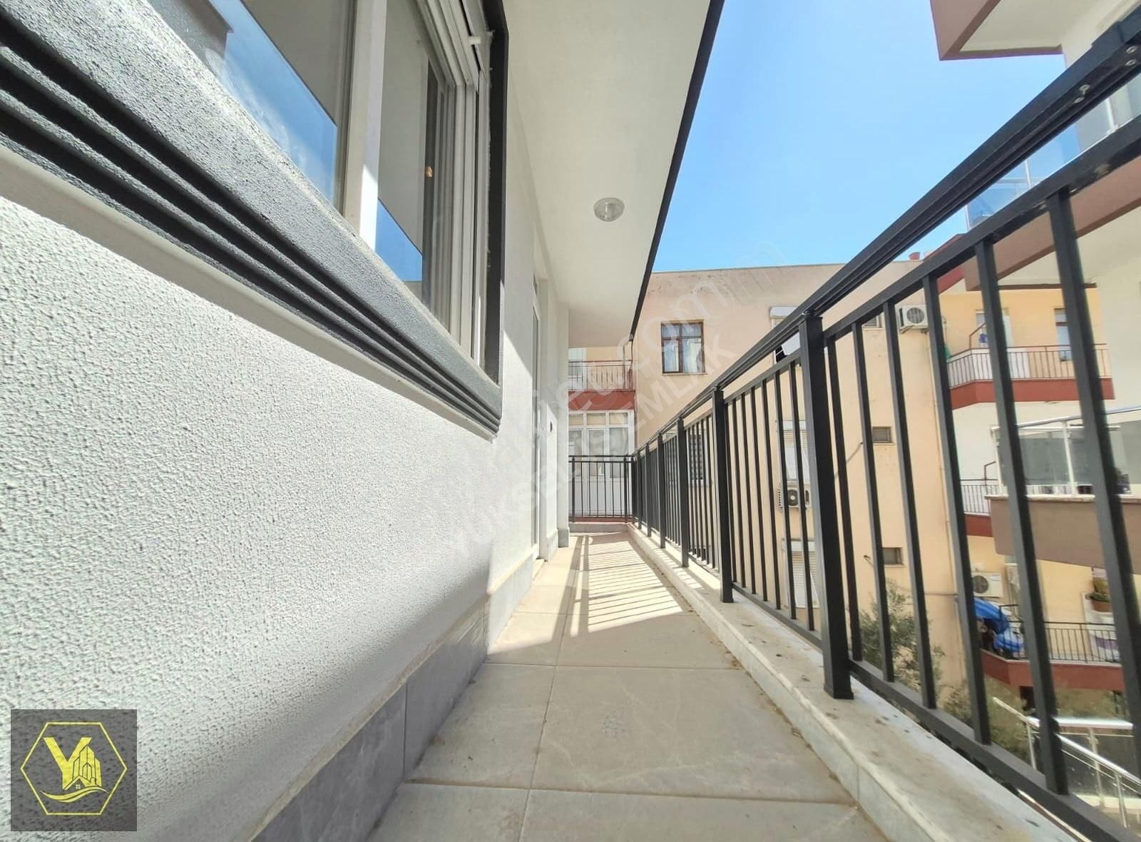 Kuzeyyaka Mahallesinde Sıfır Tramvay Yakını 2+1 Arakat Daire - Görsel 3