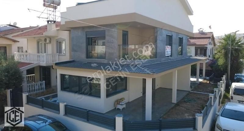 Özdere'de Denize Yakın Doğa Ve Deniz Manzaralı 4+1tripleks Villa