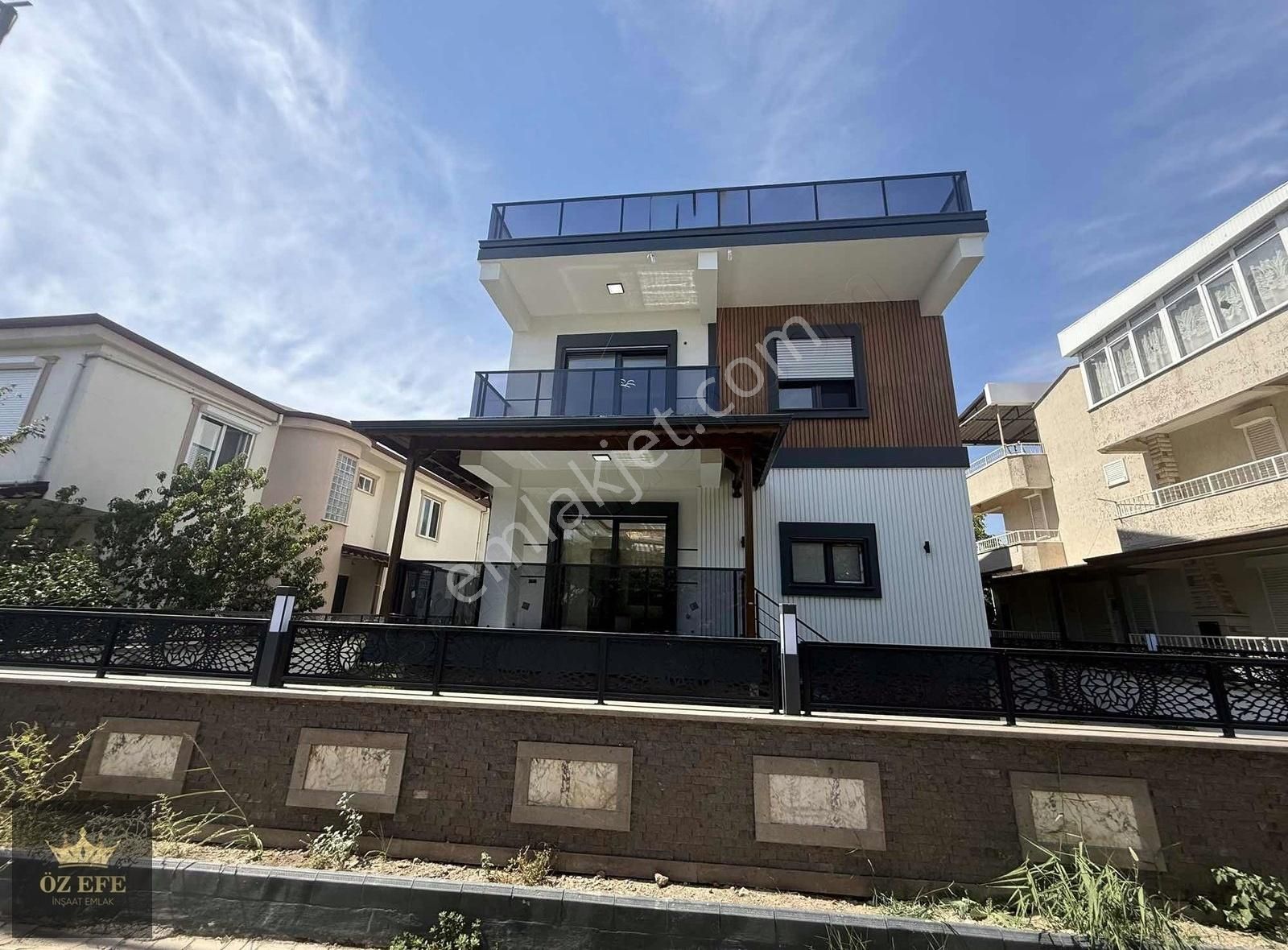 Altınolukta Denize 50metre 4+1 Lüx Villa