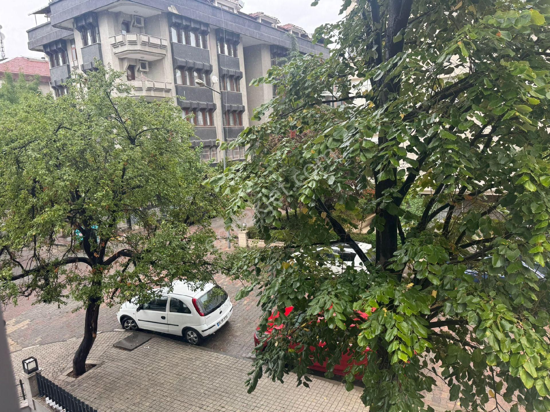 Bahçelievler İstanbul Şehitleri Caddesi Üzerinde 3+1'den Geniş Mutfaklı 2+1 - Görsel 8