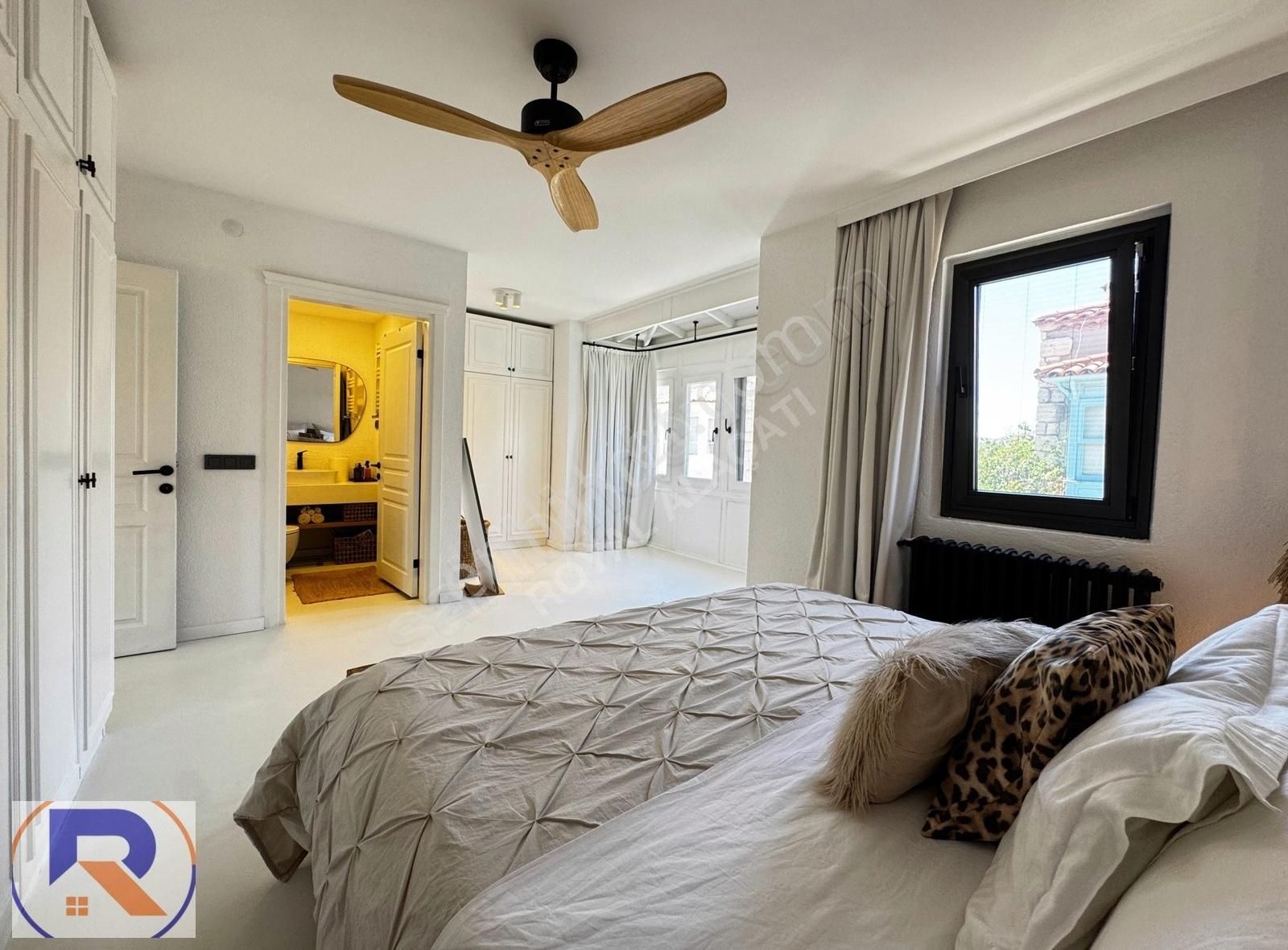 Royal Alaçatı Merkezi Konumda 4+1 Bohem Tasarım Villa Satışta - Görsel 7