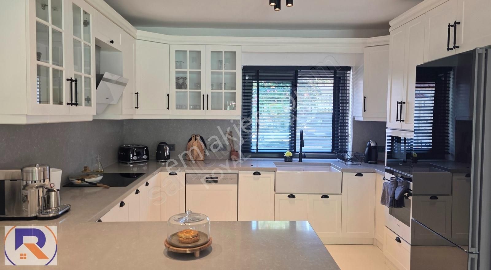 Royal Alaçatı Merkezi Konumda 4+1 Bohem Tasarım Villa Satışta - Görsel 20