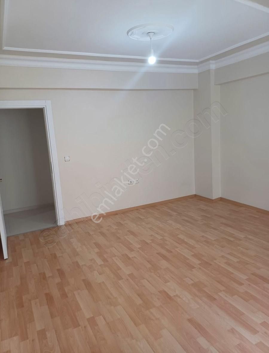 Saadetdere Mahallesinde Satılık 2+1 Ara Kat Daire - Görsel 4