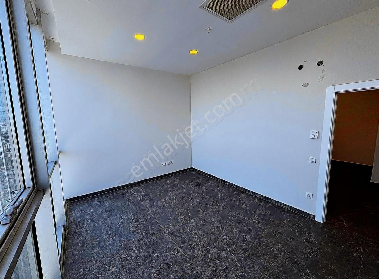 Konutzenden Çukurambarda Yapılı Ofis - Görsel 5