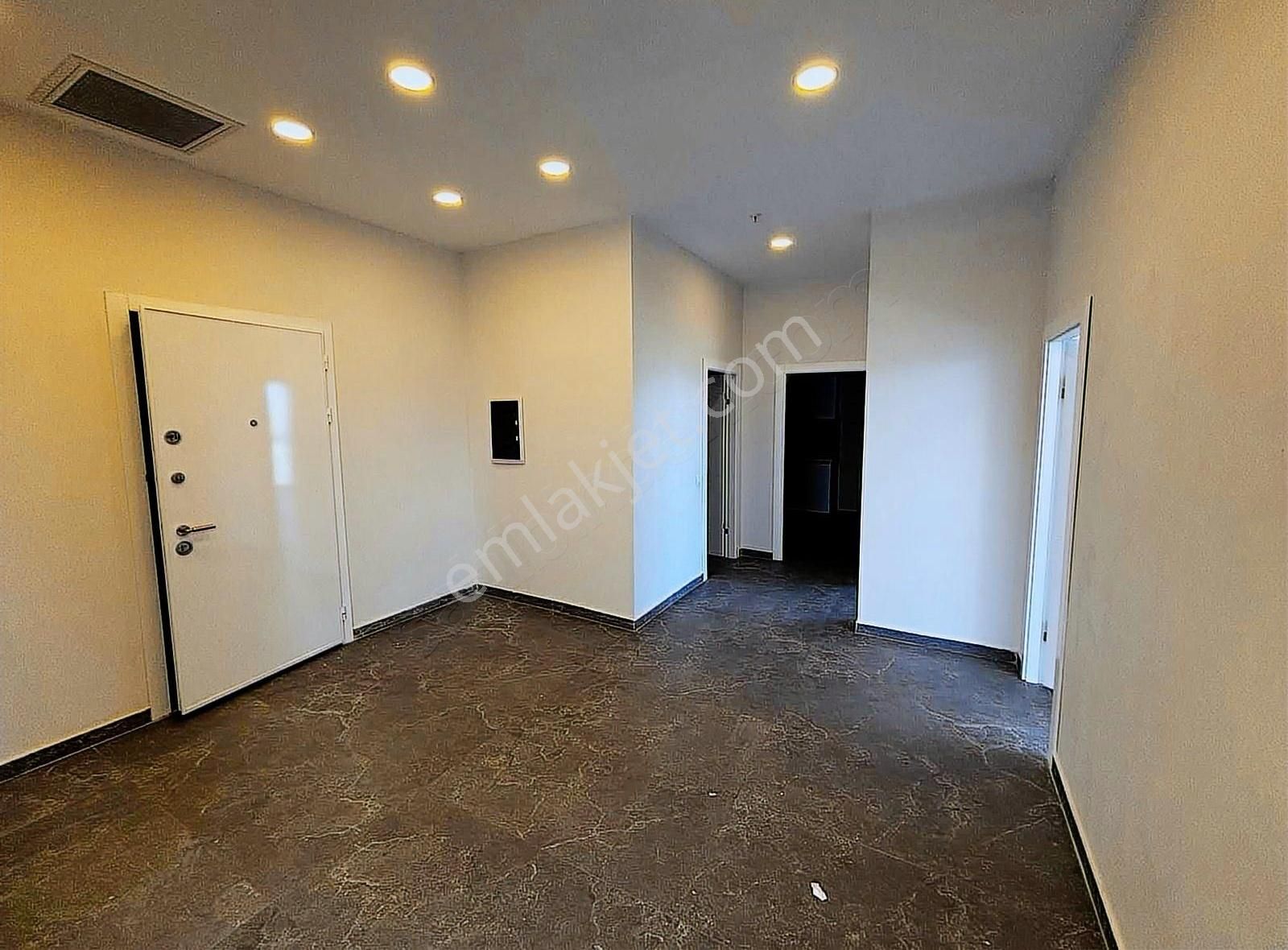 Konutzenden Çukurambarda Yapılı Ofis - Görsel 9