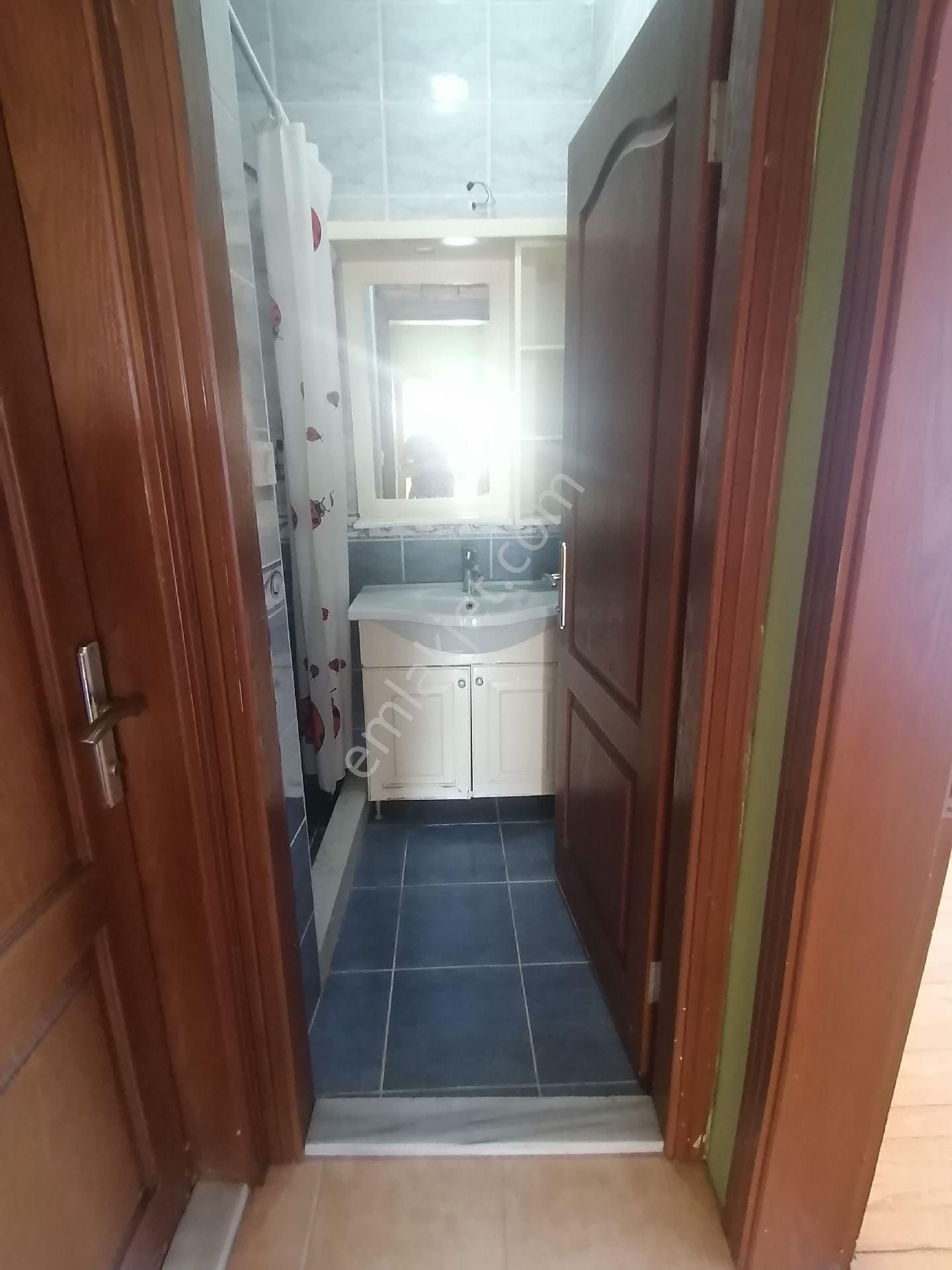 Ümraniye Çakmak Tavukçuyolu Caddesi Metro Yürüme Mesafesi 3.kat 2+1 90 Metre Kiralık Daire Ev - Görsel 11