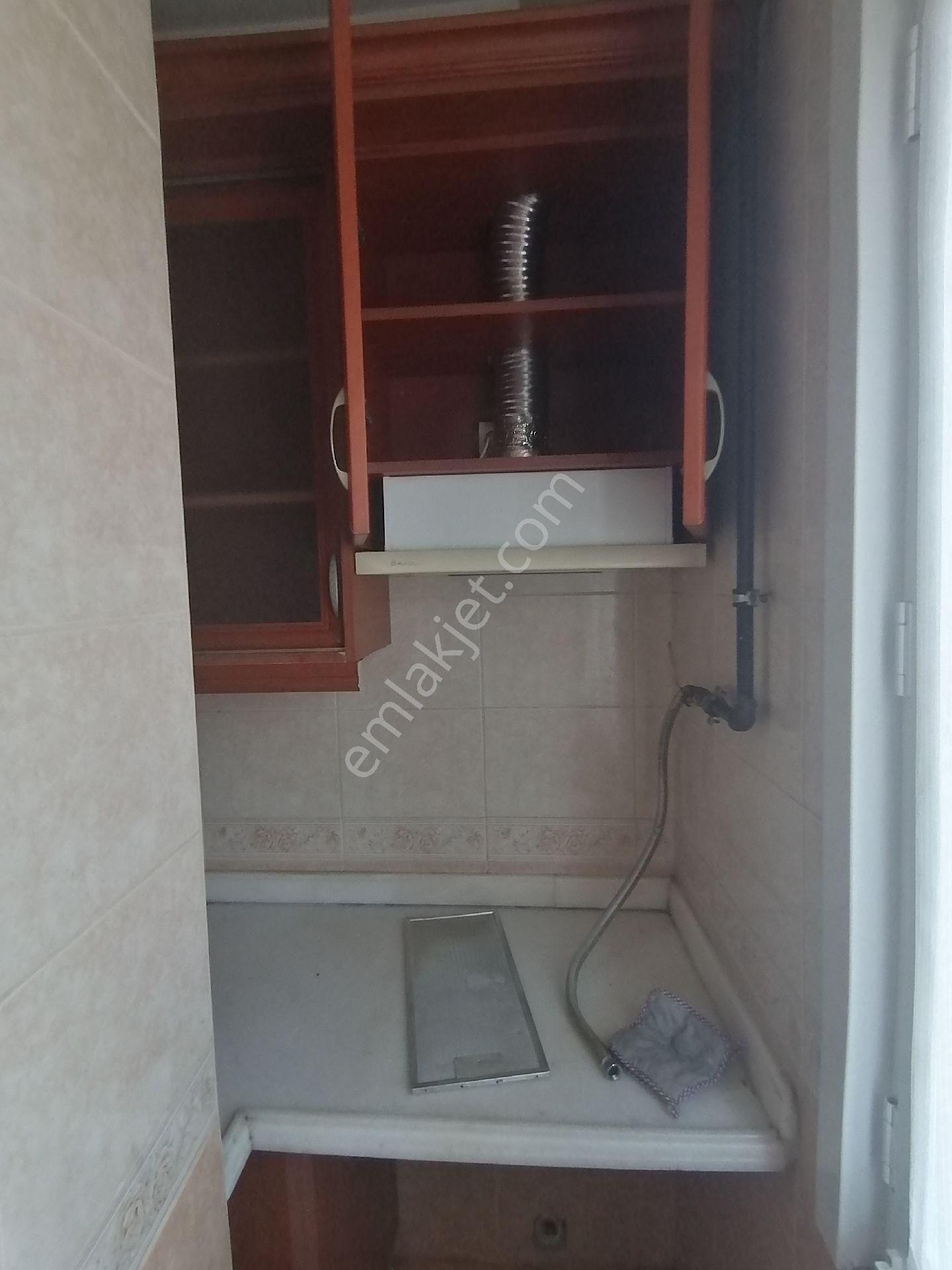Ümraniye Çakmak Tavukçuyolu Caddesi Metro Yürüme Mesafesi 3.kat 2+1 90 Metre Kiralık Daire Ev - Görsel 16