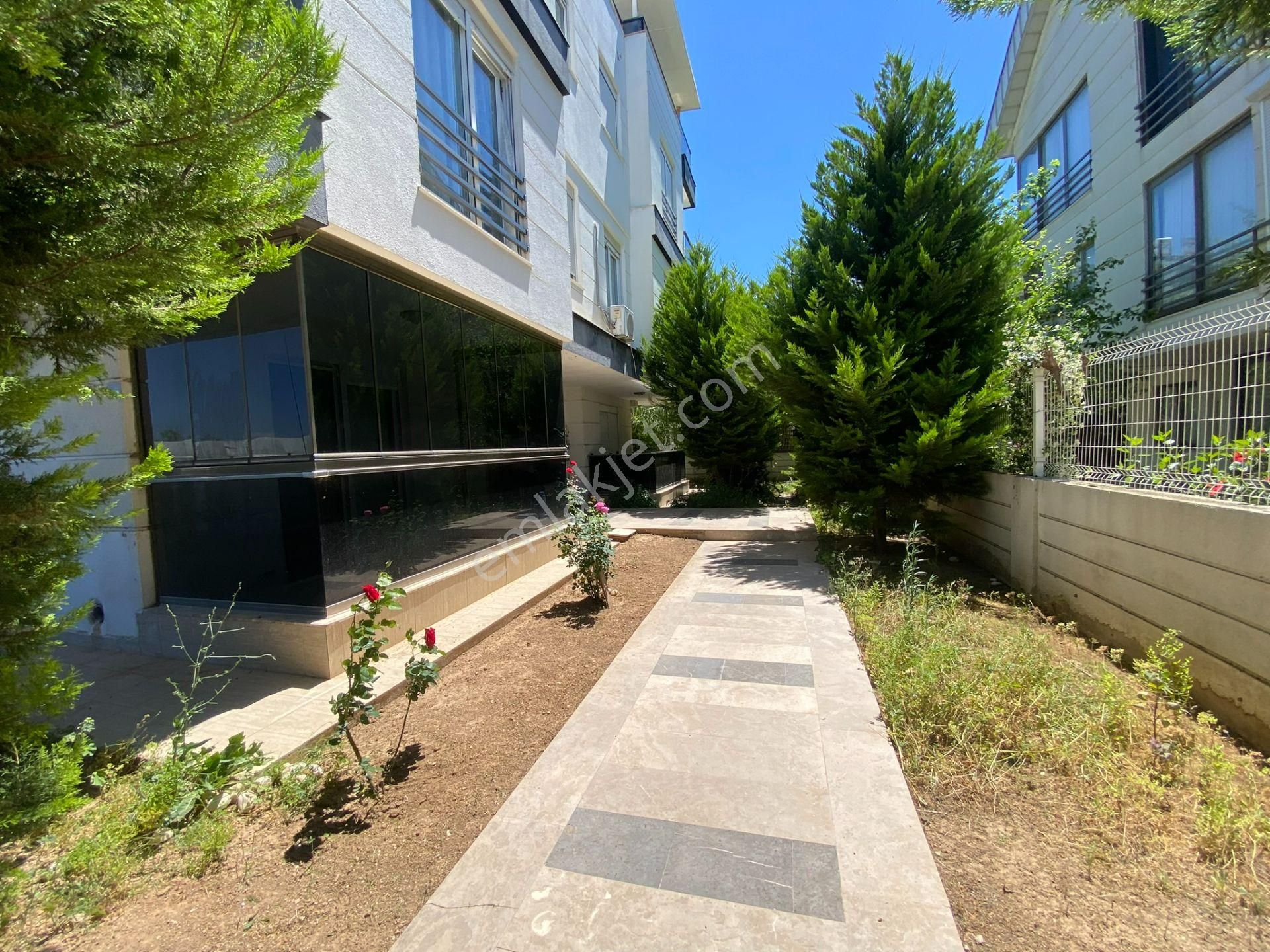 Antalya Lara Güzelbağ'da 1+1 Full Lüks Eşyalı Daire - Görsel 3