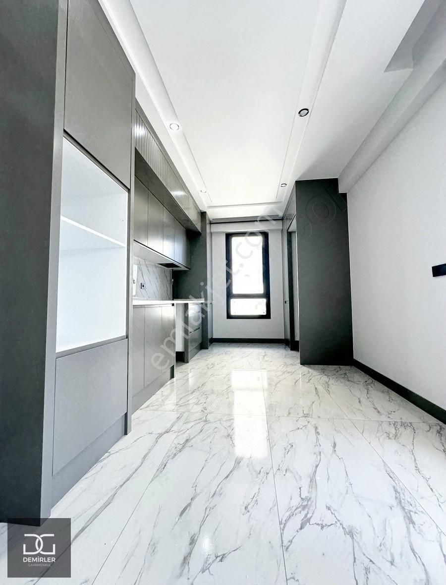 Demirler'den Yenişafakta Ebv. Banyolu Kat Seçenekli 140m² 2+1 - Görsel 5