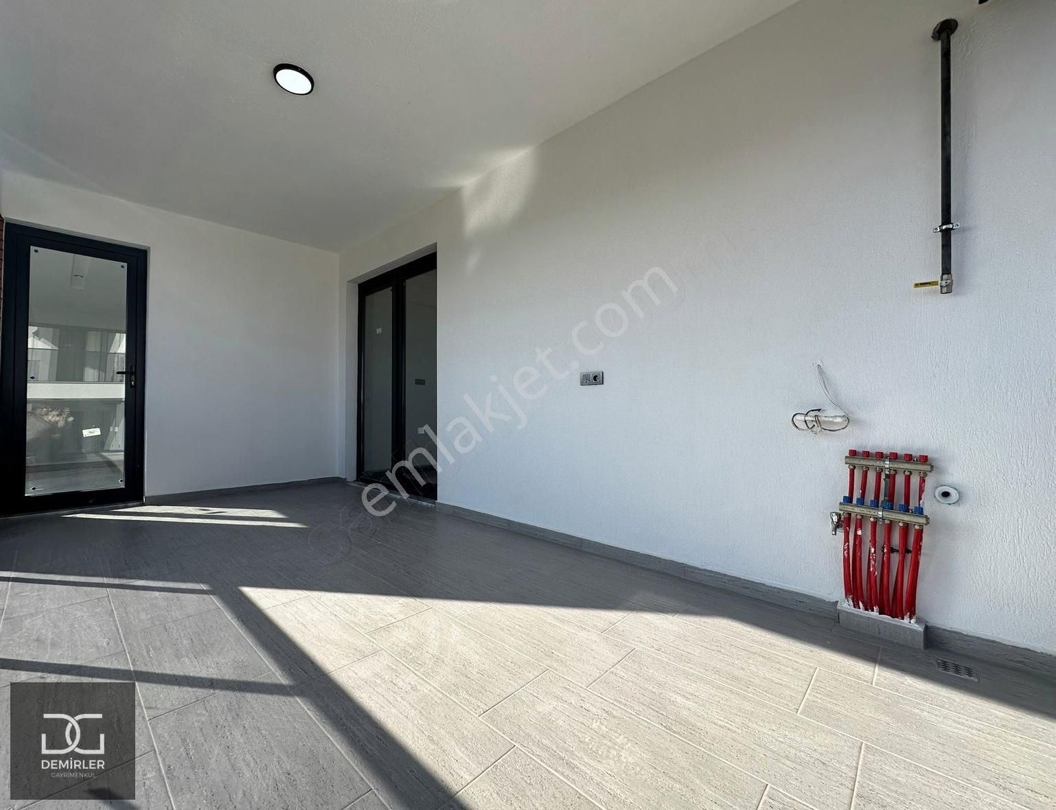 Demirler'den Yenişafakta Ebv. Banyolu Kat Seçenekli 140m² 2+1 - Görsel 13