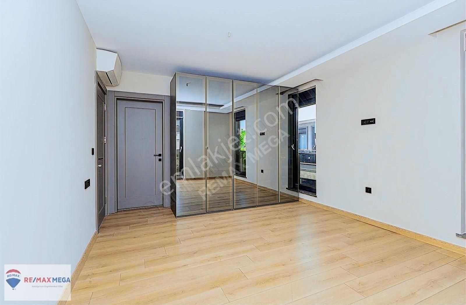 Konyaaltı Mollayusuf'un En Geniş Bahçeli Lüks Villası - Görsel 3