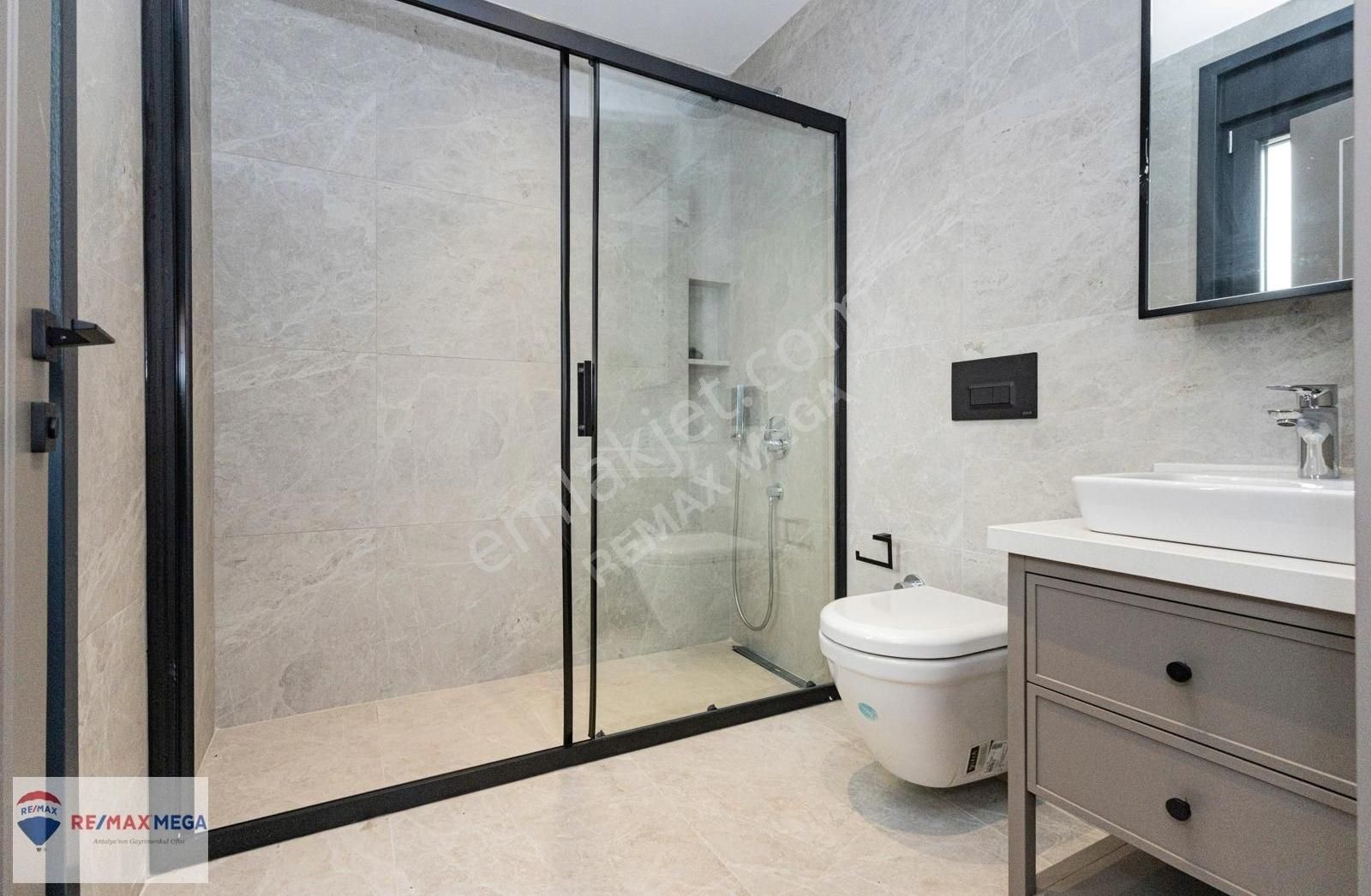 Konyaaltı Mollayusuf'un En Geniş Bahçeli Lüks Villası - Görsel 14