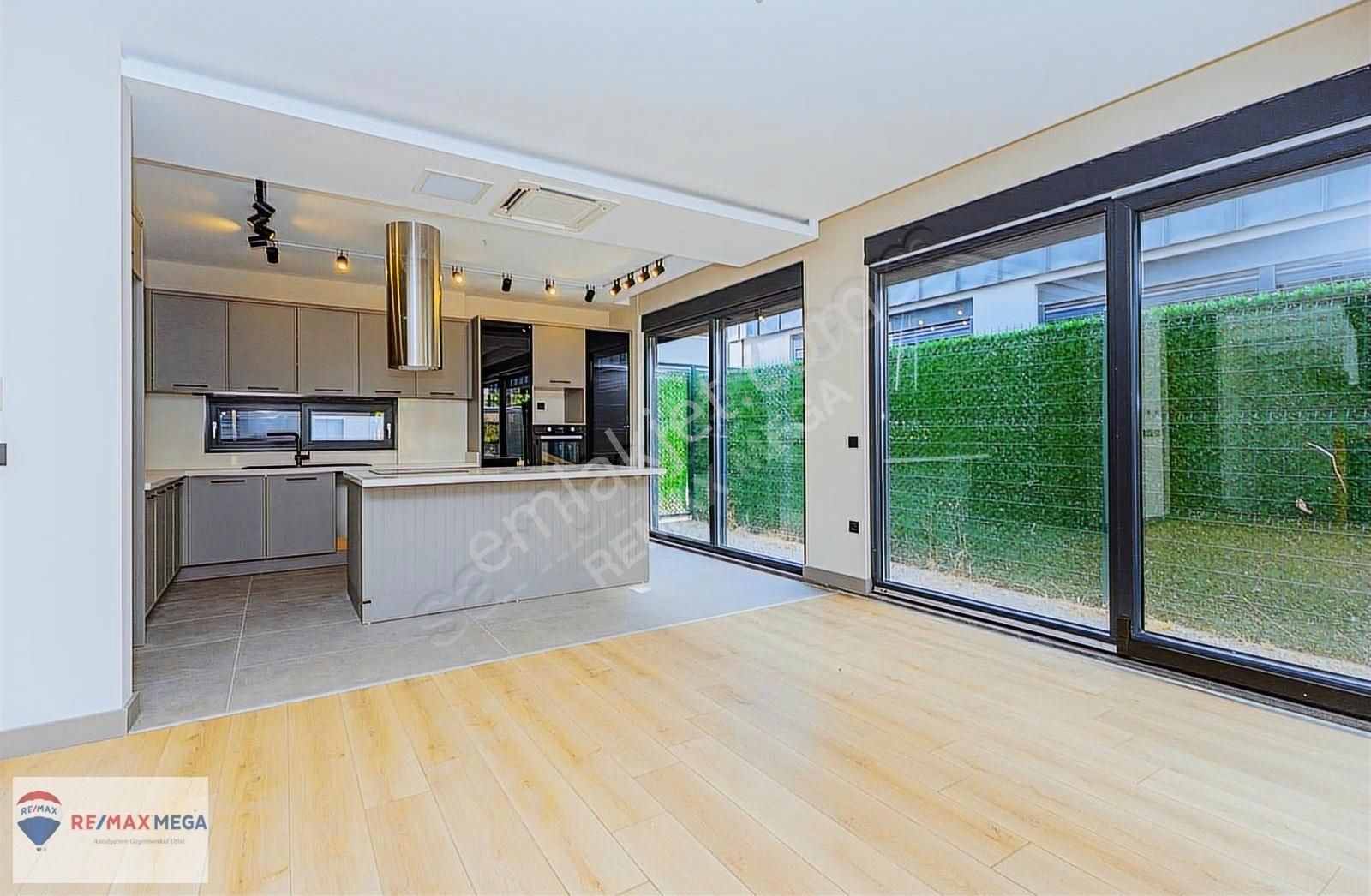 Konyaaltı Mollayusuf'un En Geniş Bahçeli Lüks Villası - Görsel 10